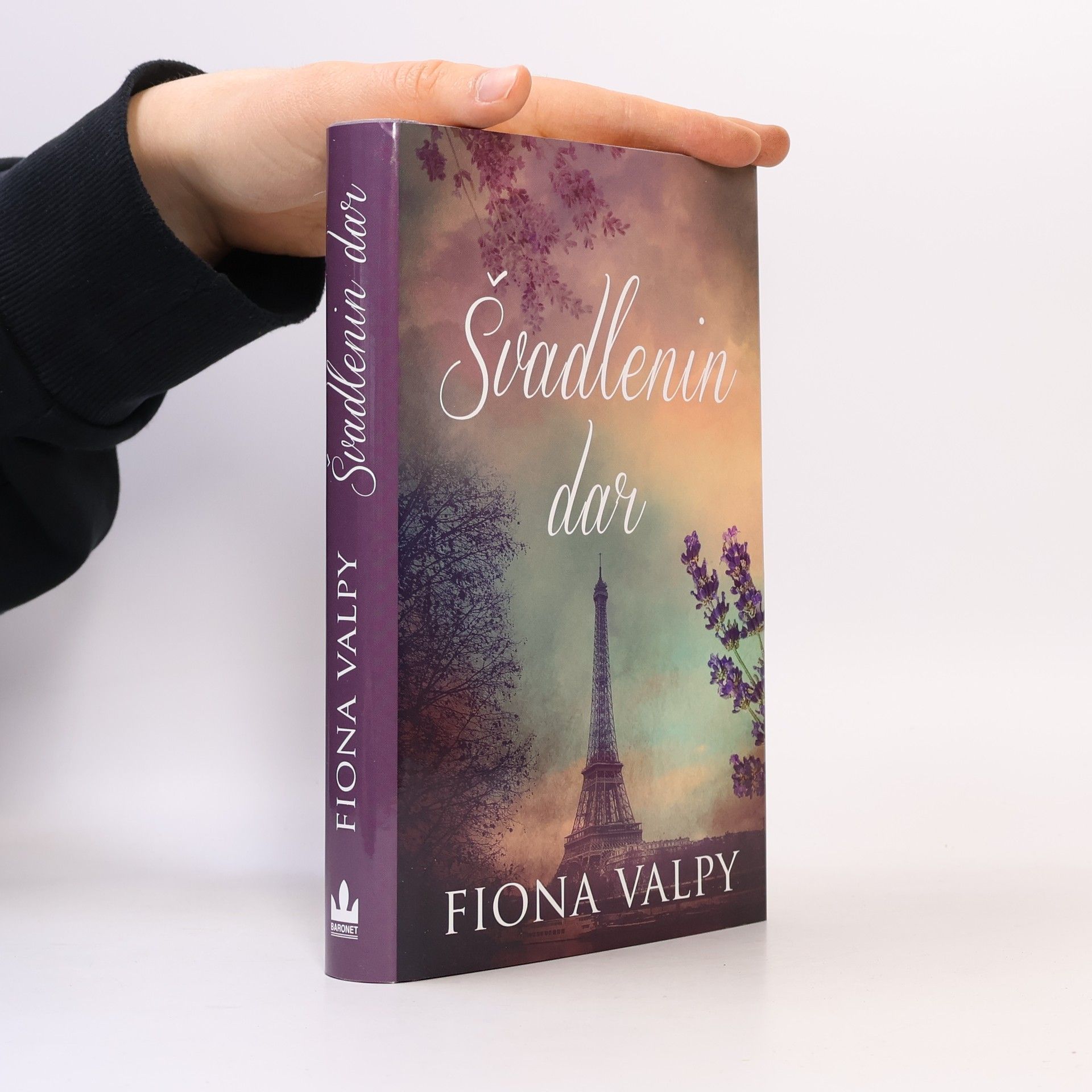 Fiona Valpy Švadlenin dar