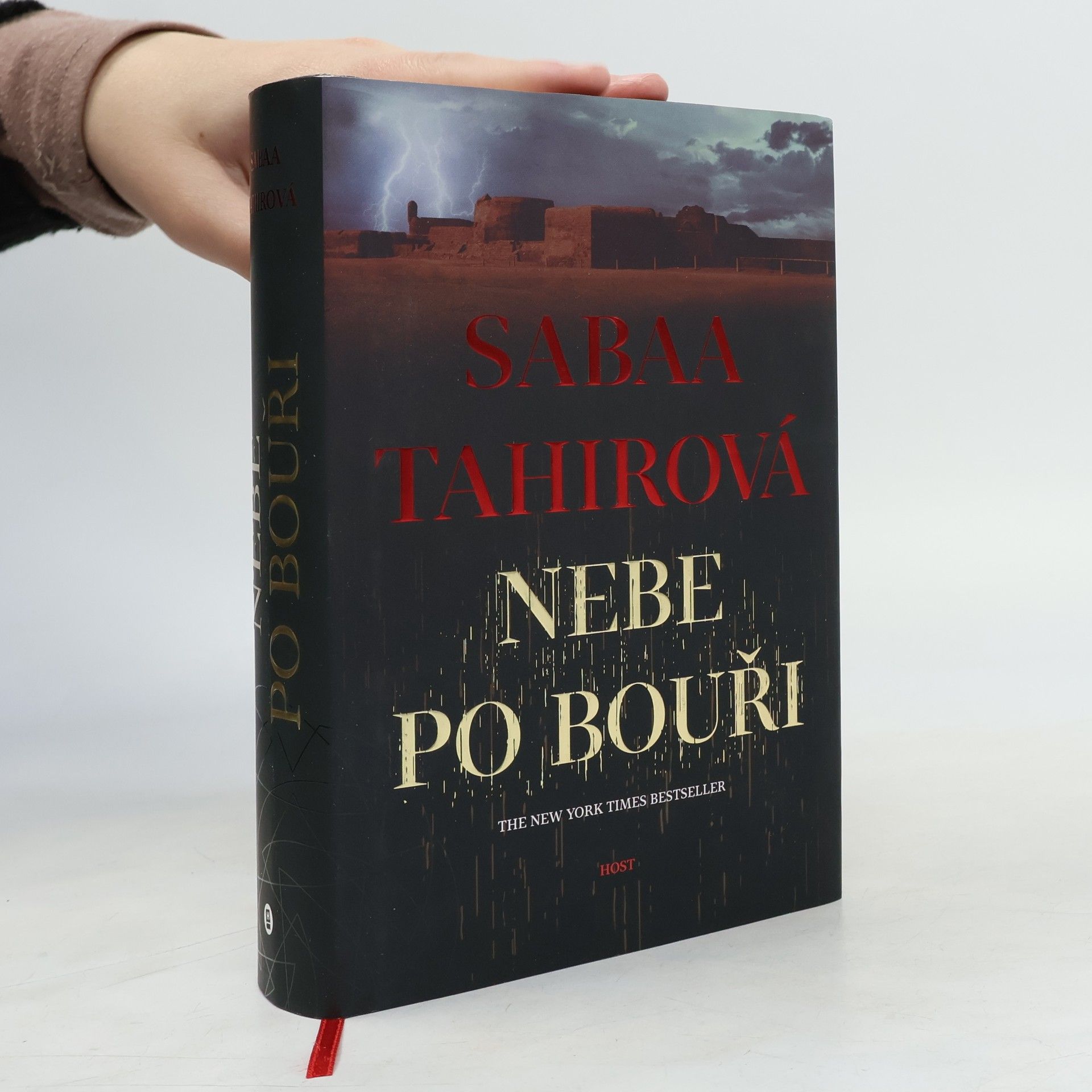 Sabaa Tahir Nebe po bouři