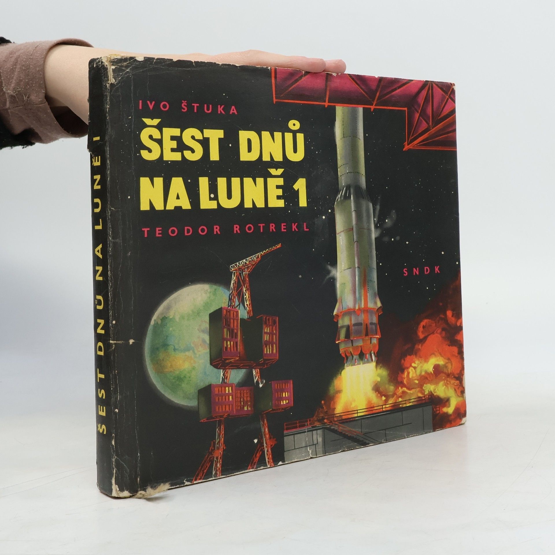 Ivo Štuka Šest dnů na luně 1