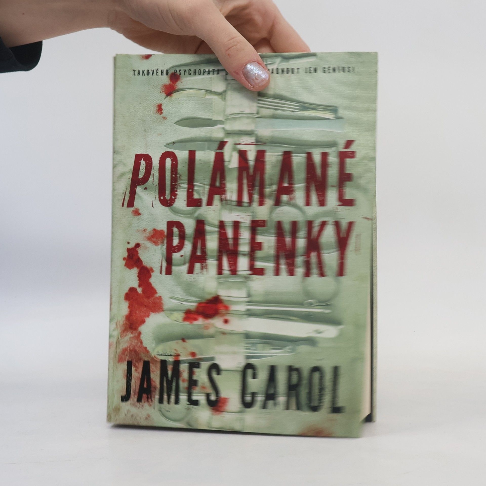 James Carol Polámané panenky