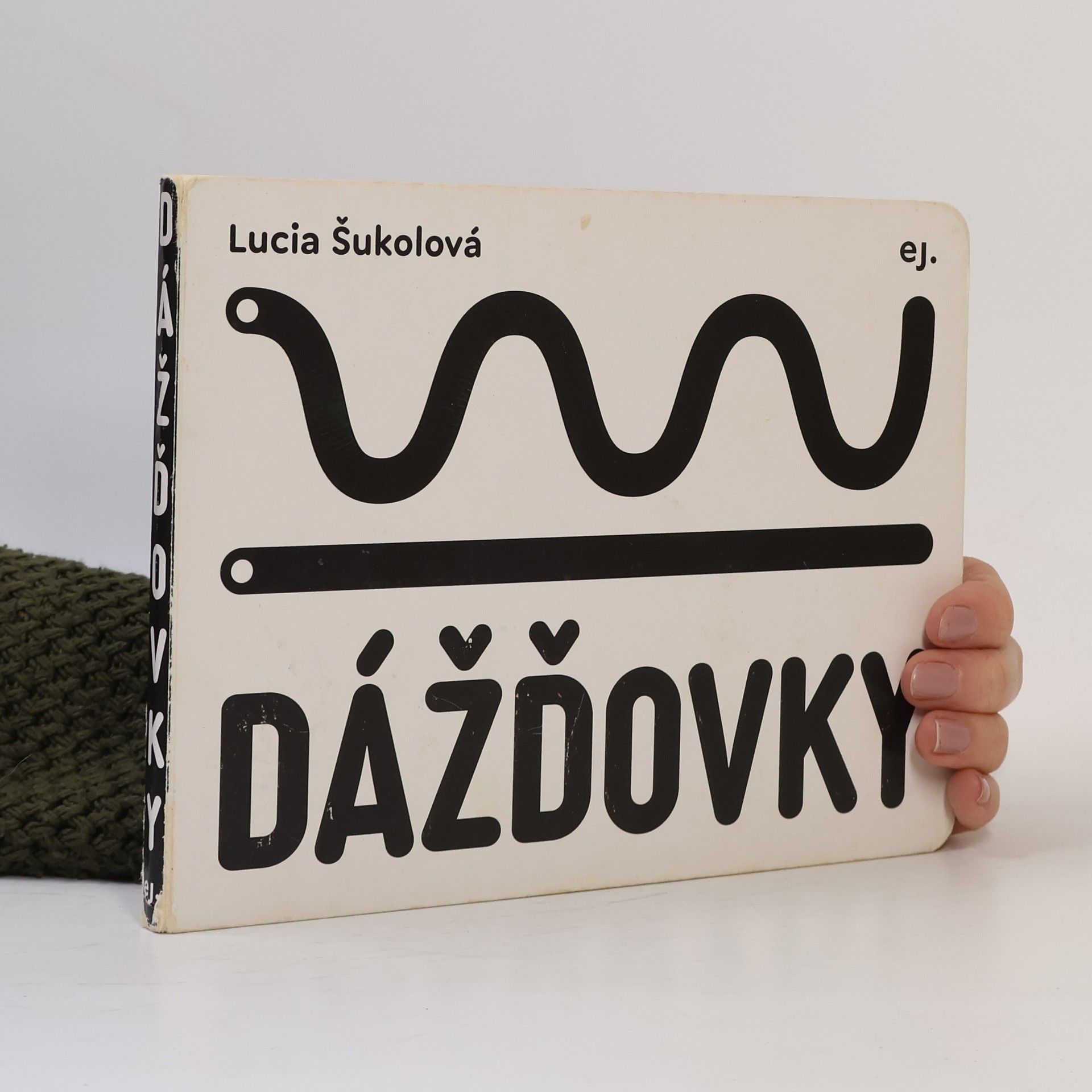 Lucia Šukolová Dážďovky