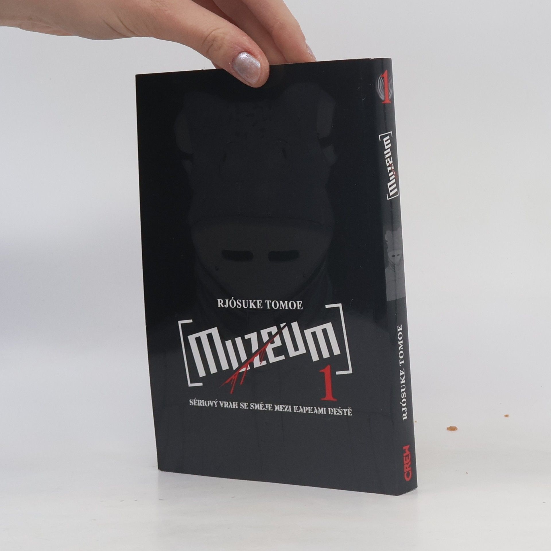 Ryosuke Tomoe Muzeum. Sériový vrah se směje mezi kapkami deště