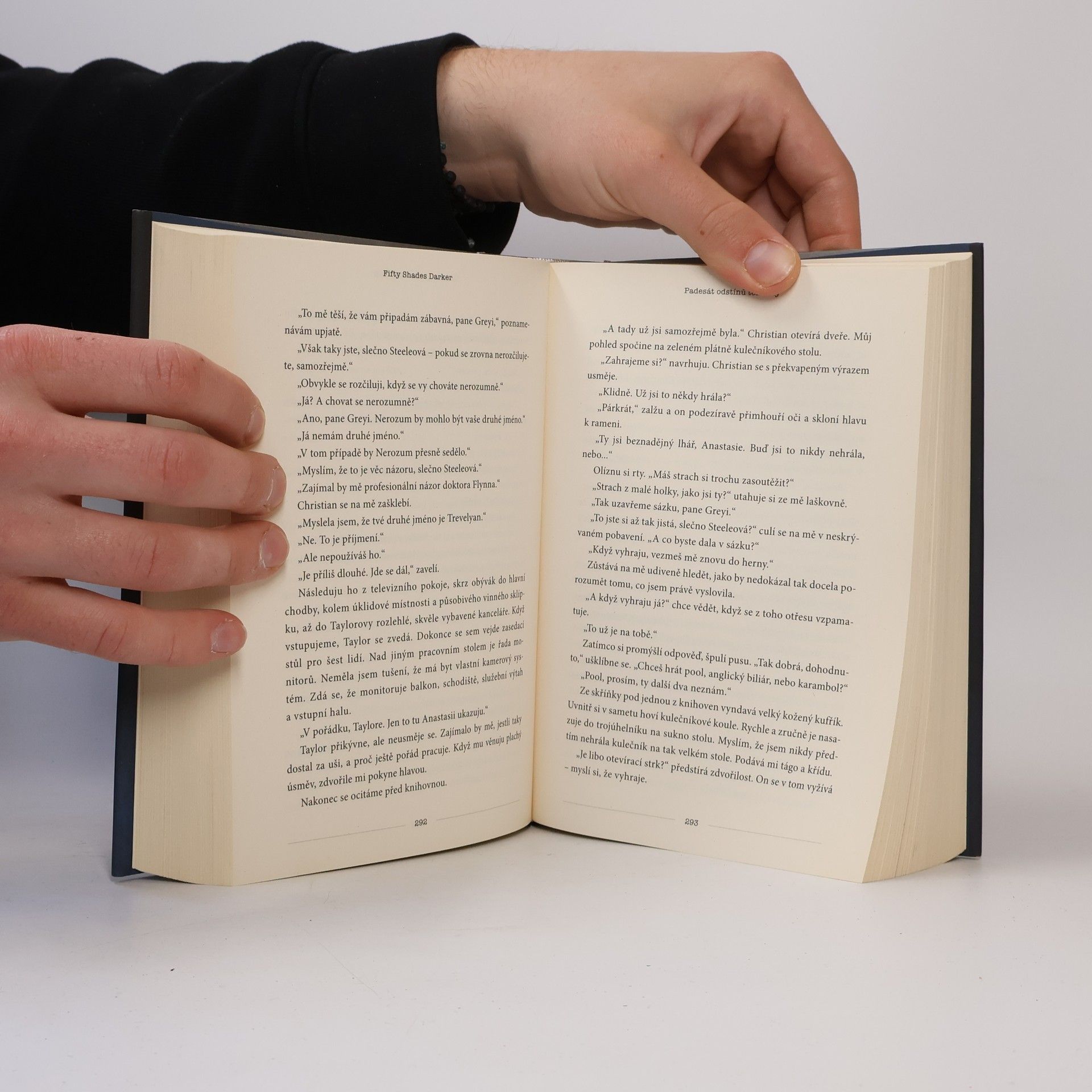 E. L. James Padesát odstínů temnoty