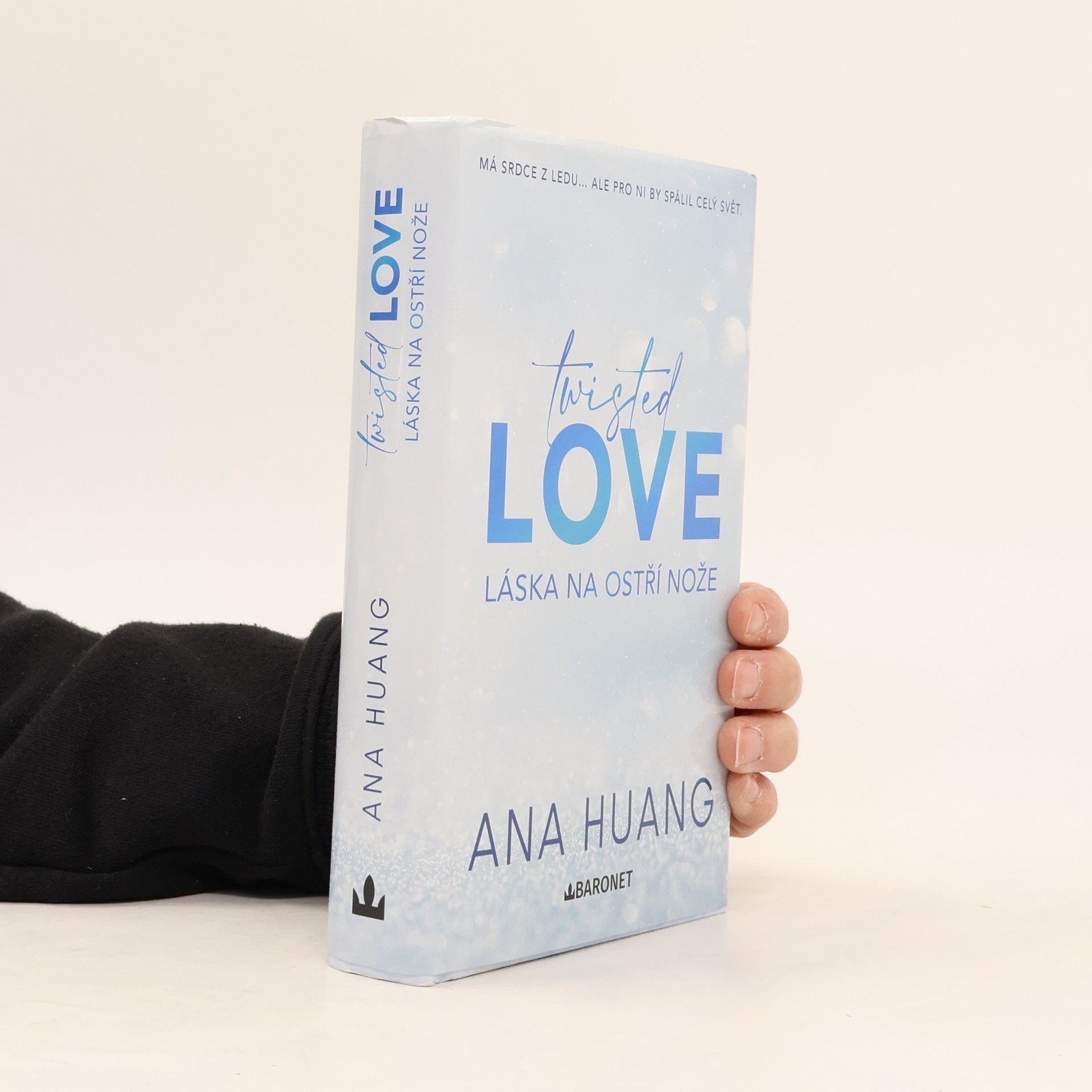 Ana Huang Twisted love. Láska na ostří nože