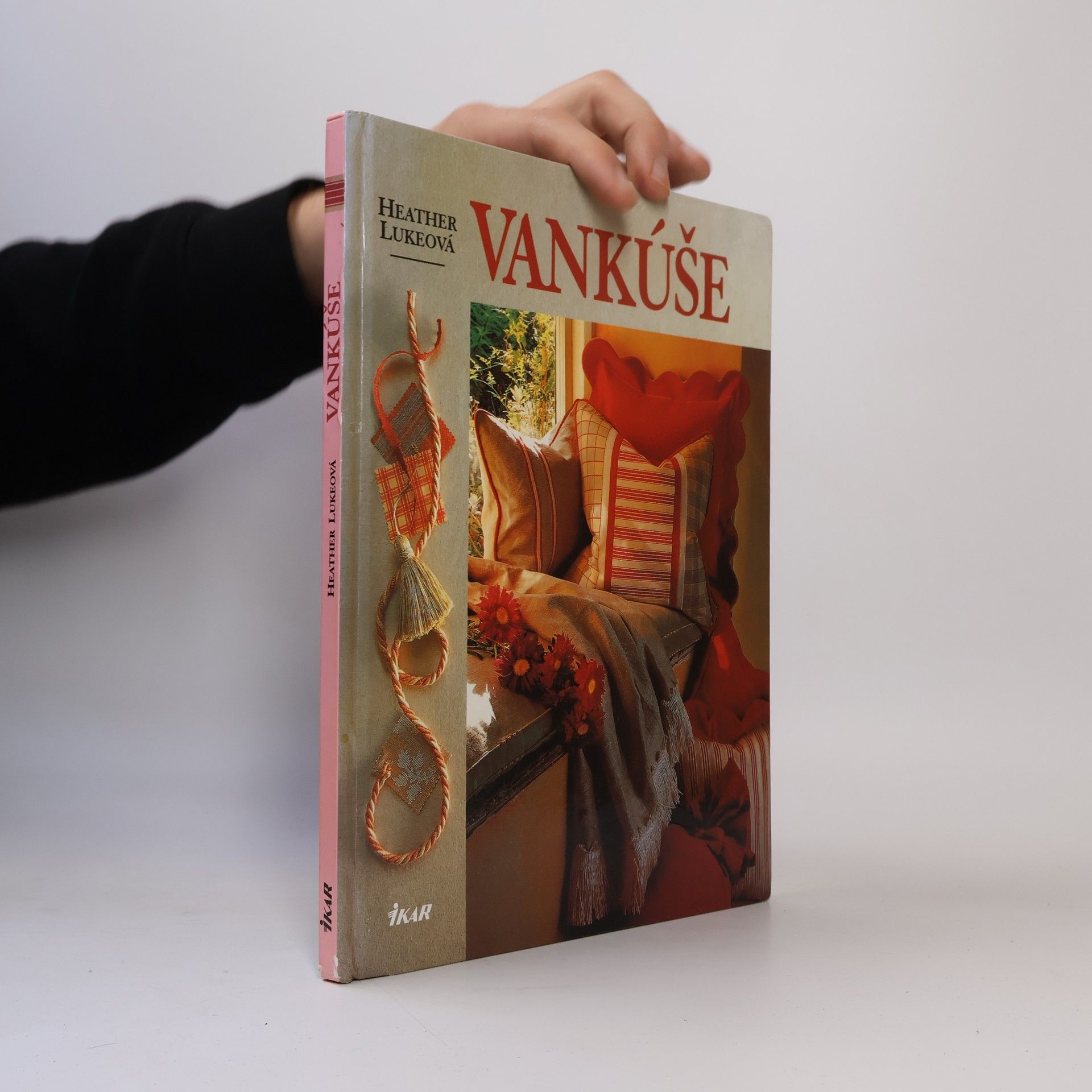 Heather Luke Vankúše