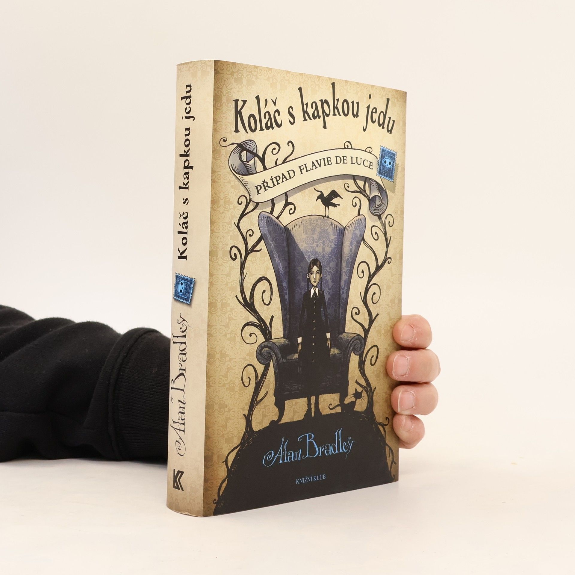 C. Alan Bradley Koláč s kapkou jedu