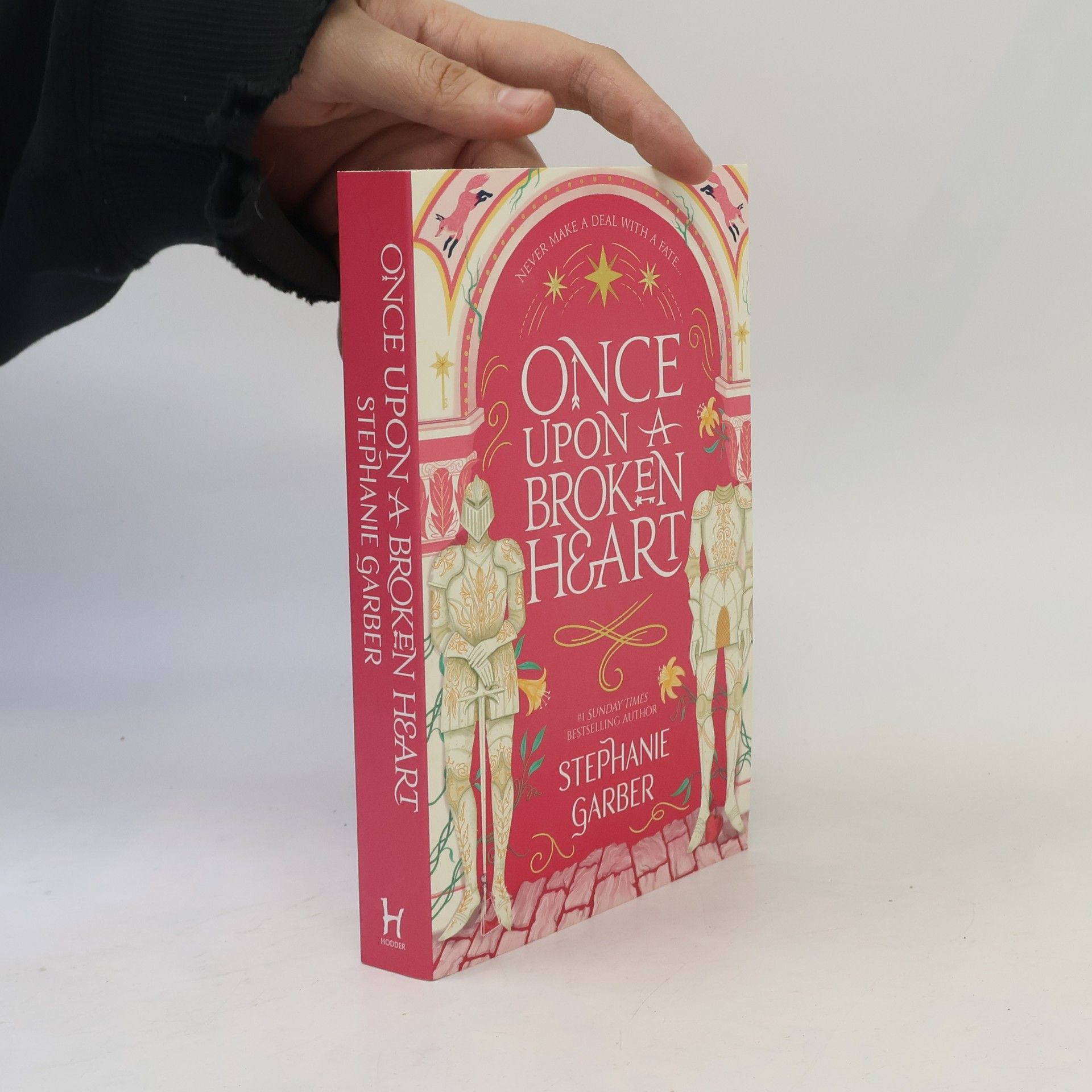 Stephanie Garber Once upon a broken heart