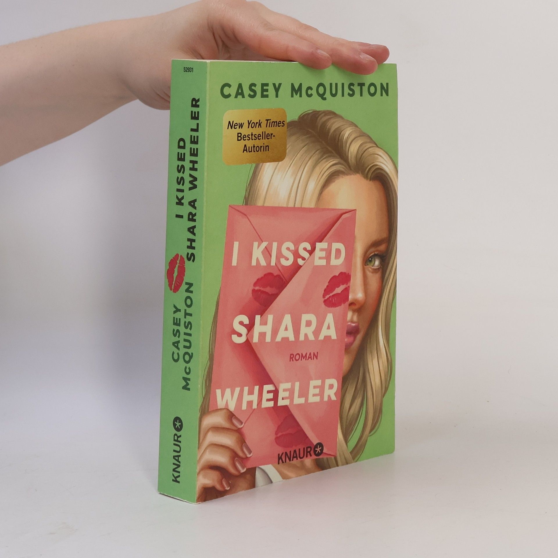 Casey McQuiston I Kissed Shara Wheeler