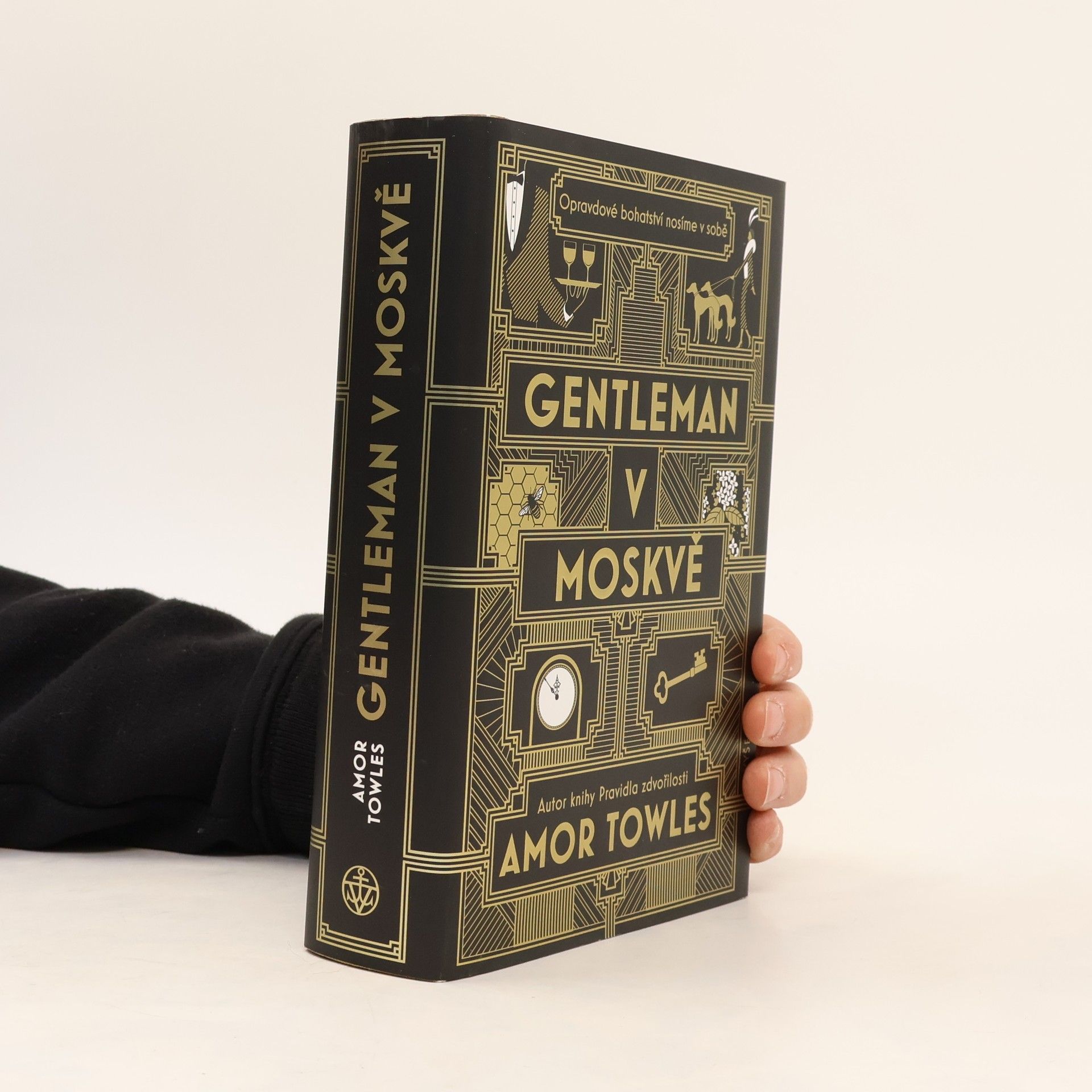 Amor Towles Gentleman v Moskvě