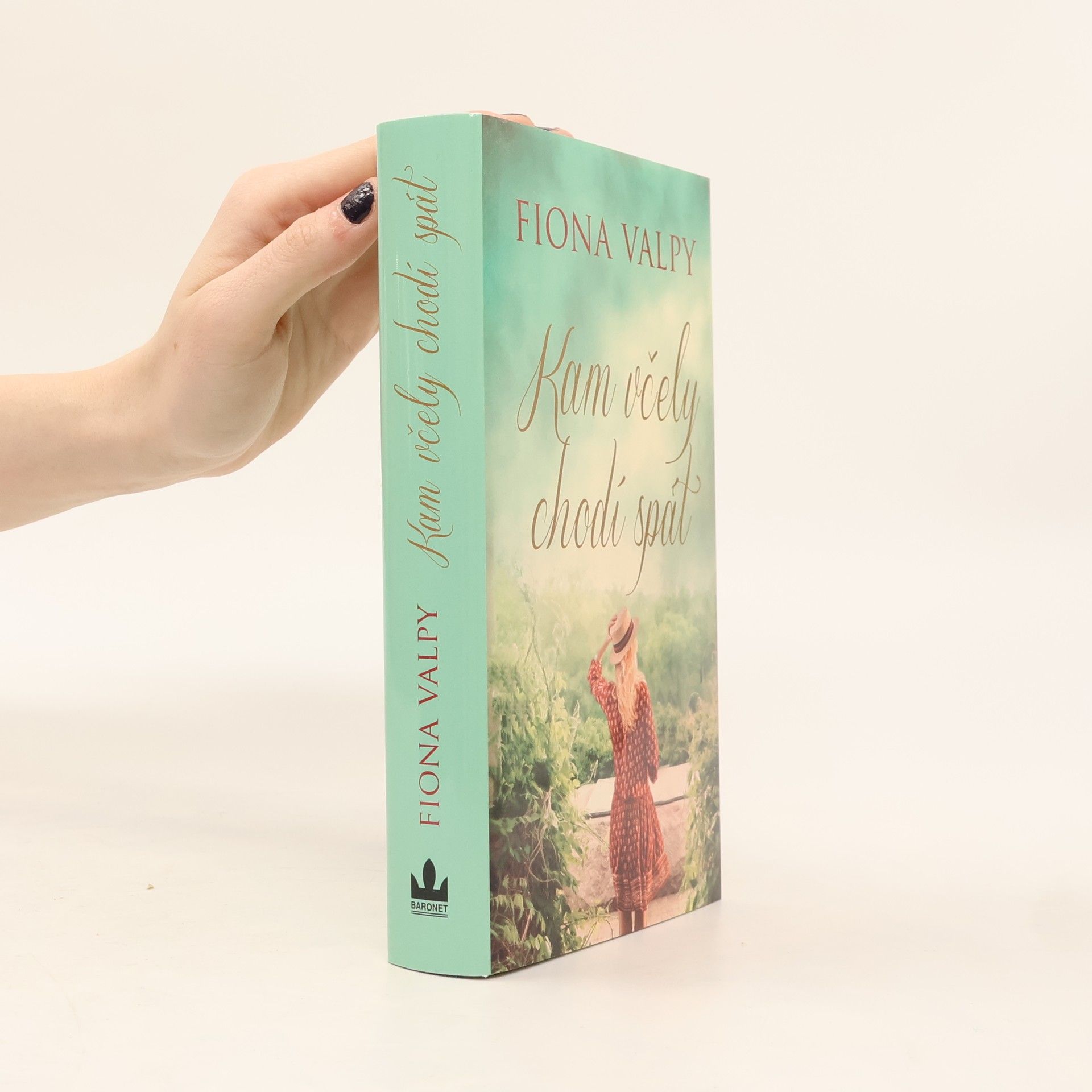 Fiona Valpy Kam včely chodí spát