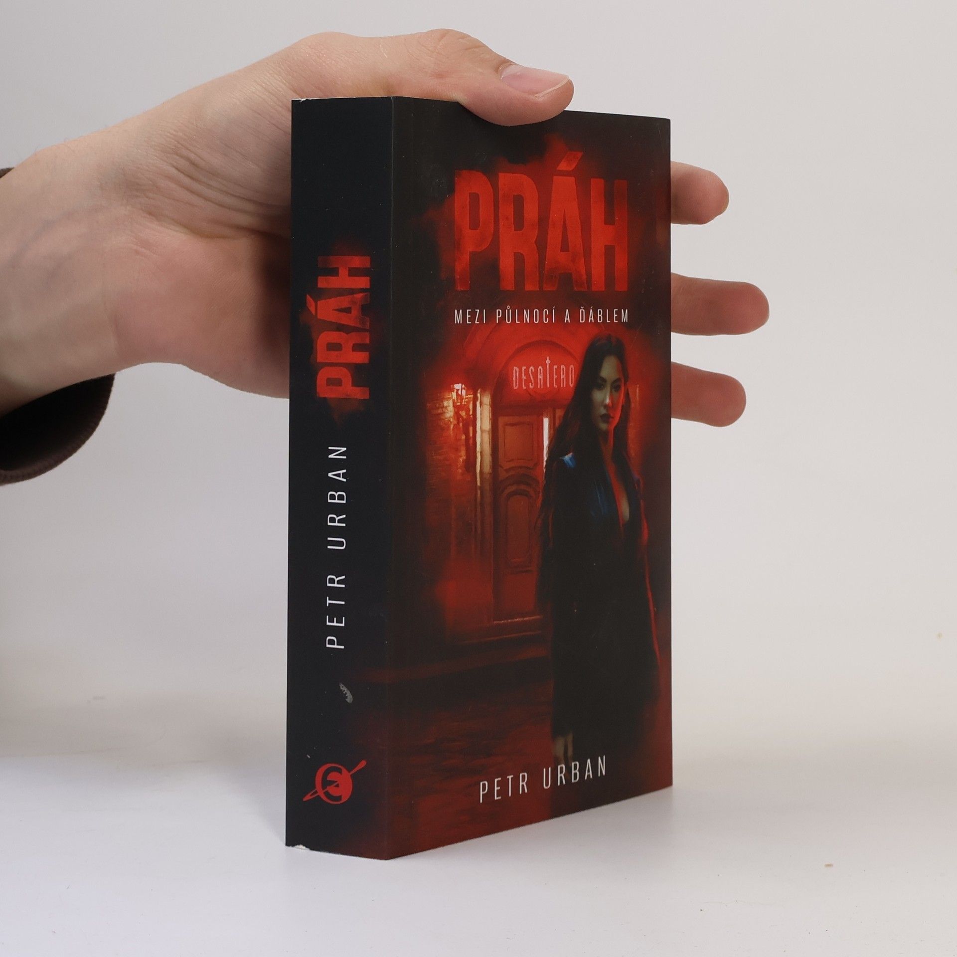 Práh. Mezi půlnocí a ďáblem