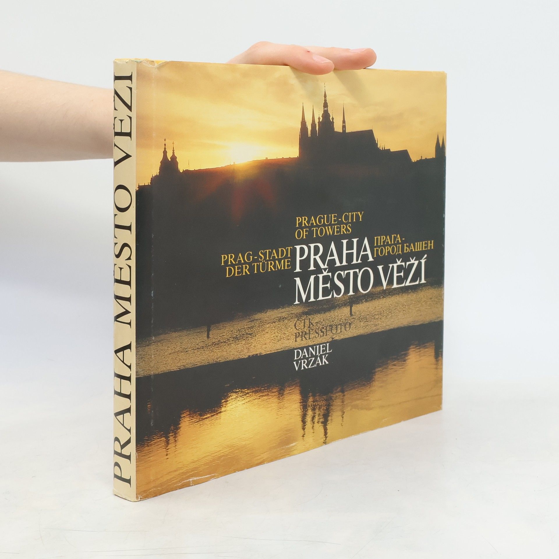 Daniel Vrzák Praha, město věží