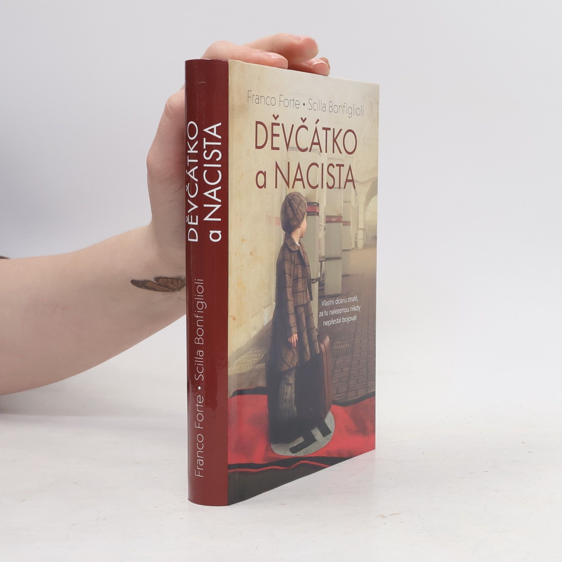 Děvčátko a nacista