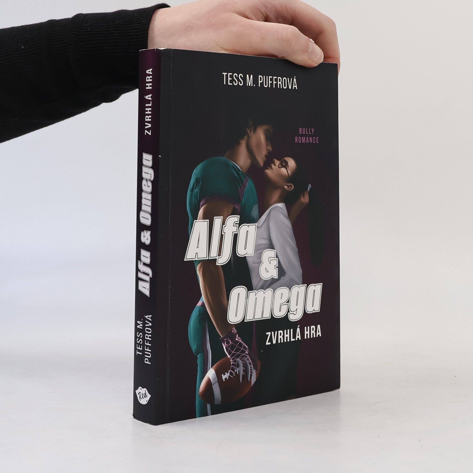 Tess M. Puffrová Alfa & Omega. Zvrhlá hra