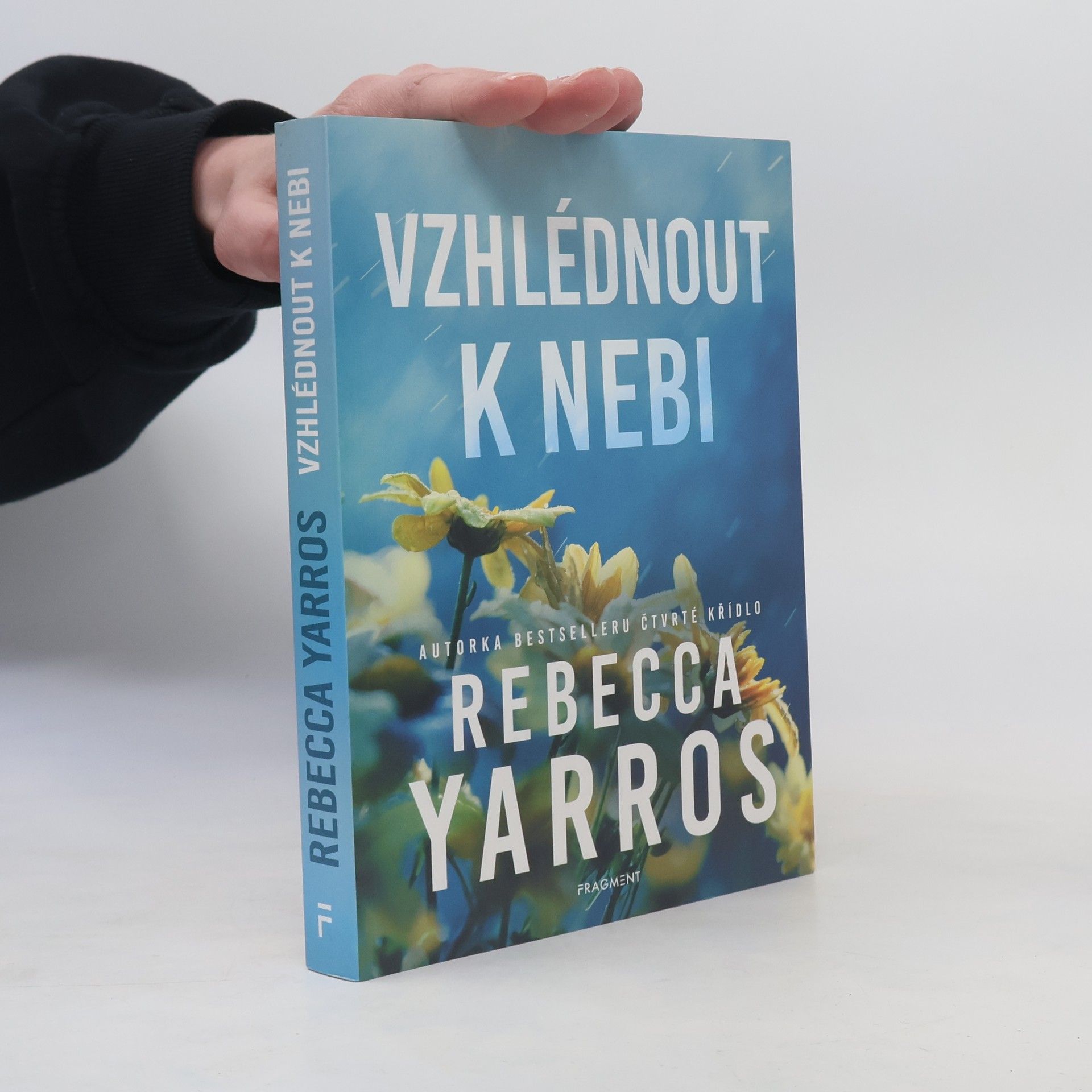 Rebecca Yarros Vzhlédnout k nebi