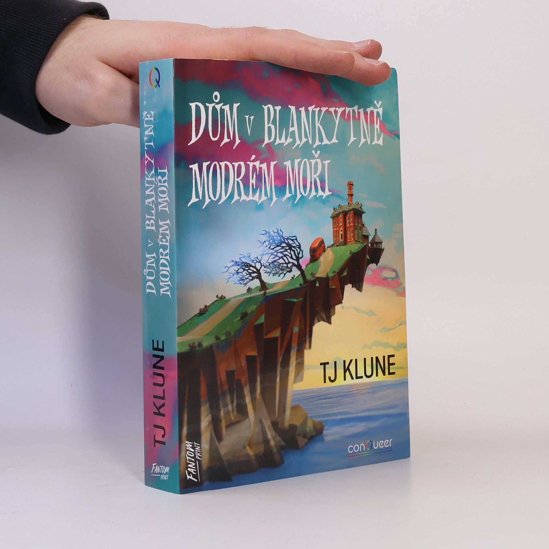 T. J. Klune Dům v blankytně modrém moři