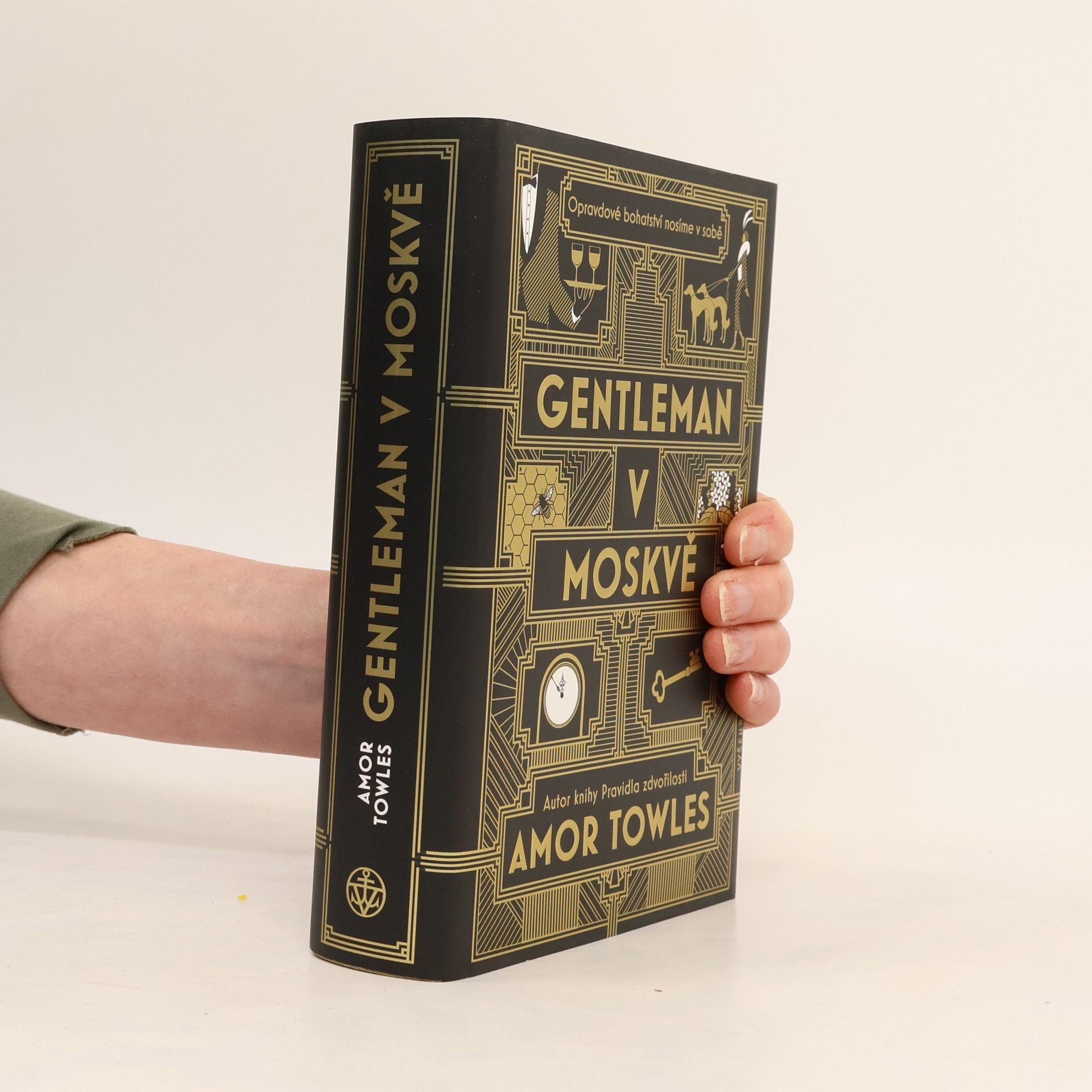 Amor Towles Gentleman v Moskvě