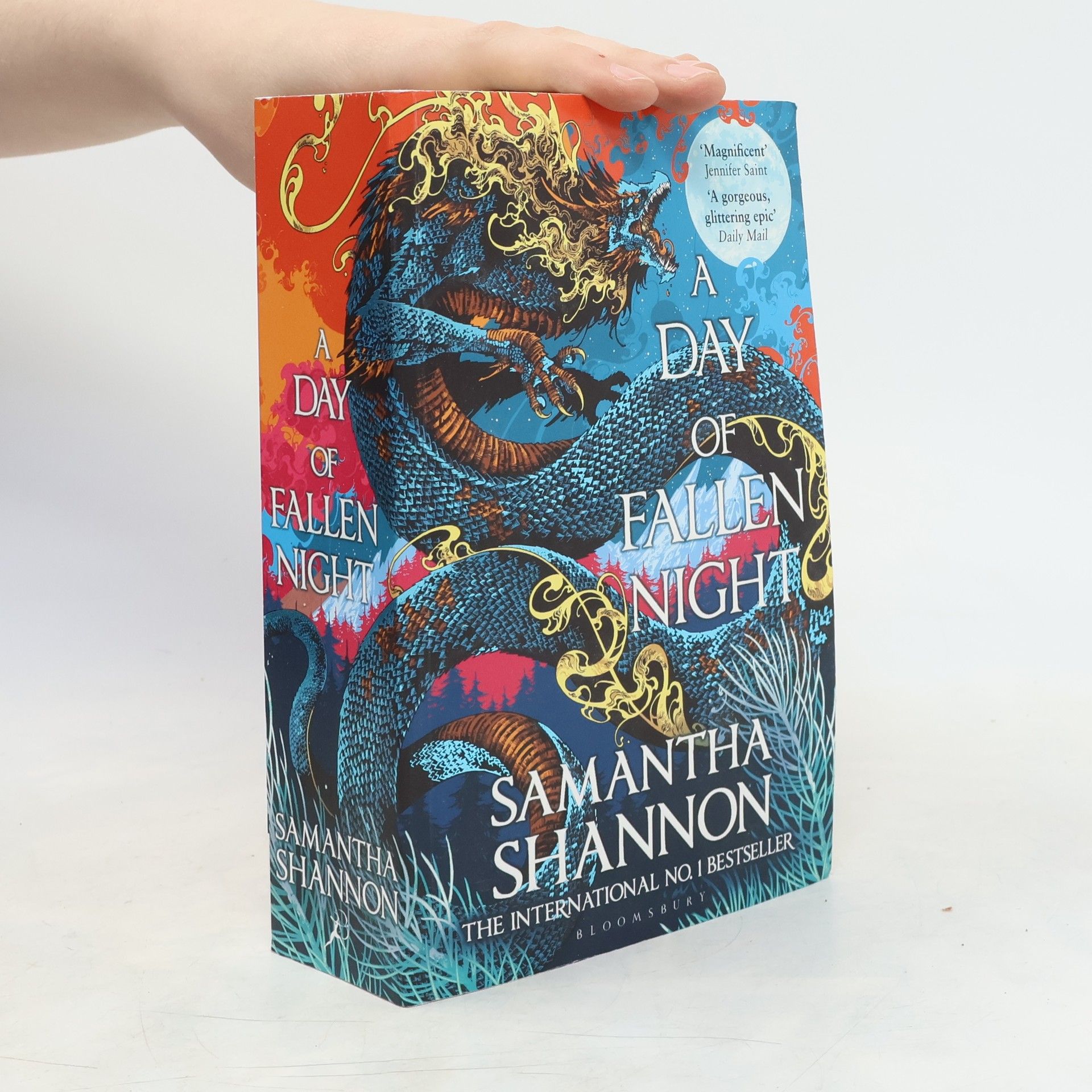 Samantha Shannon A day of fallen night