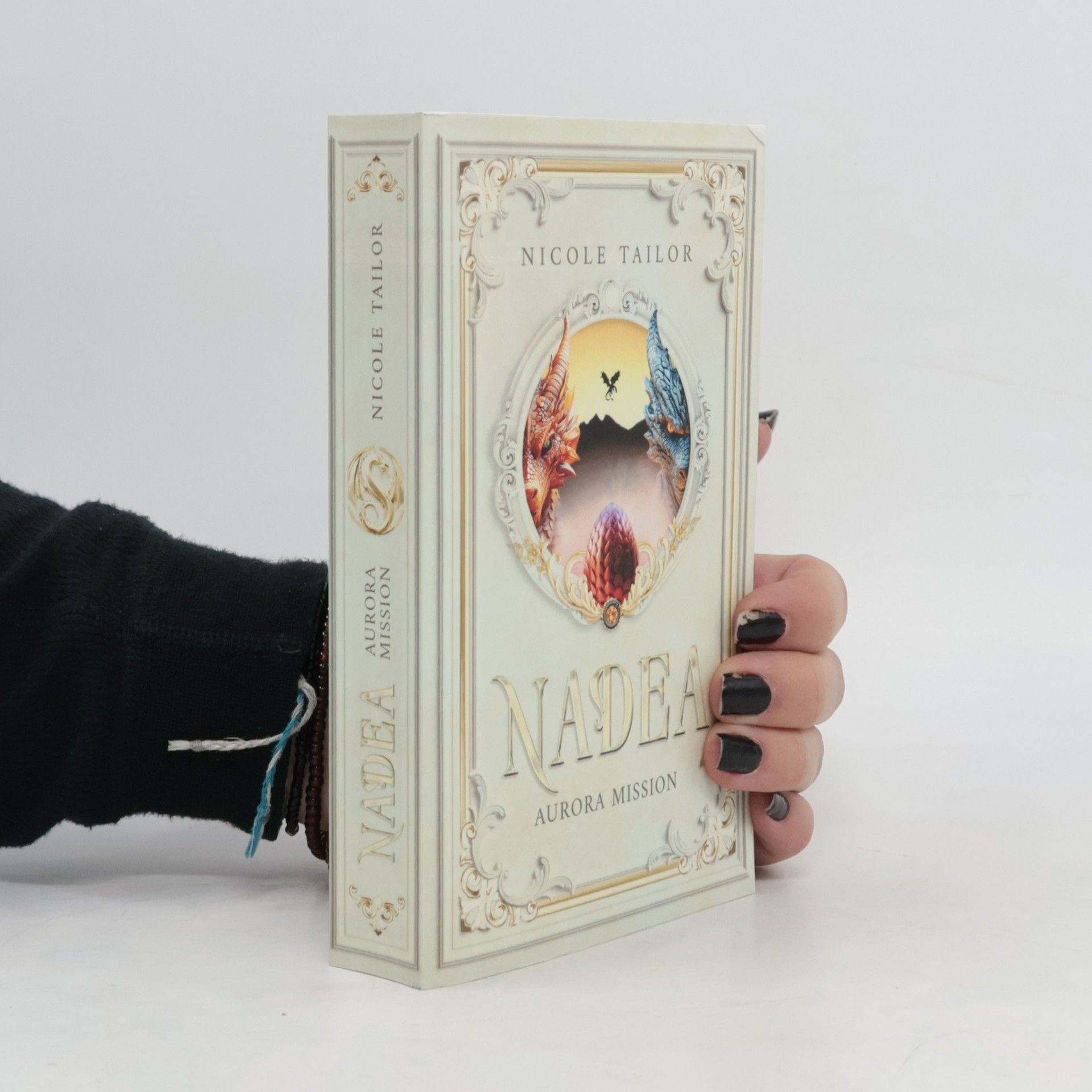 Tailor Nicole Nadea - Aurora Mission