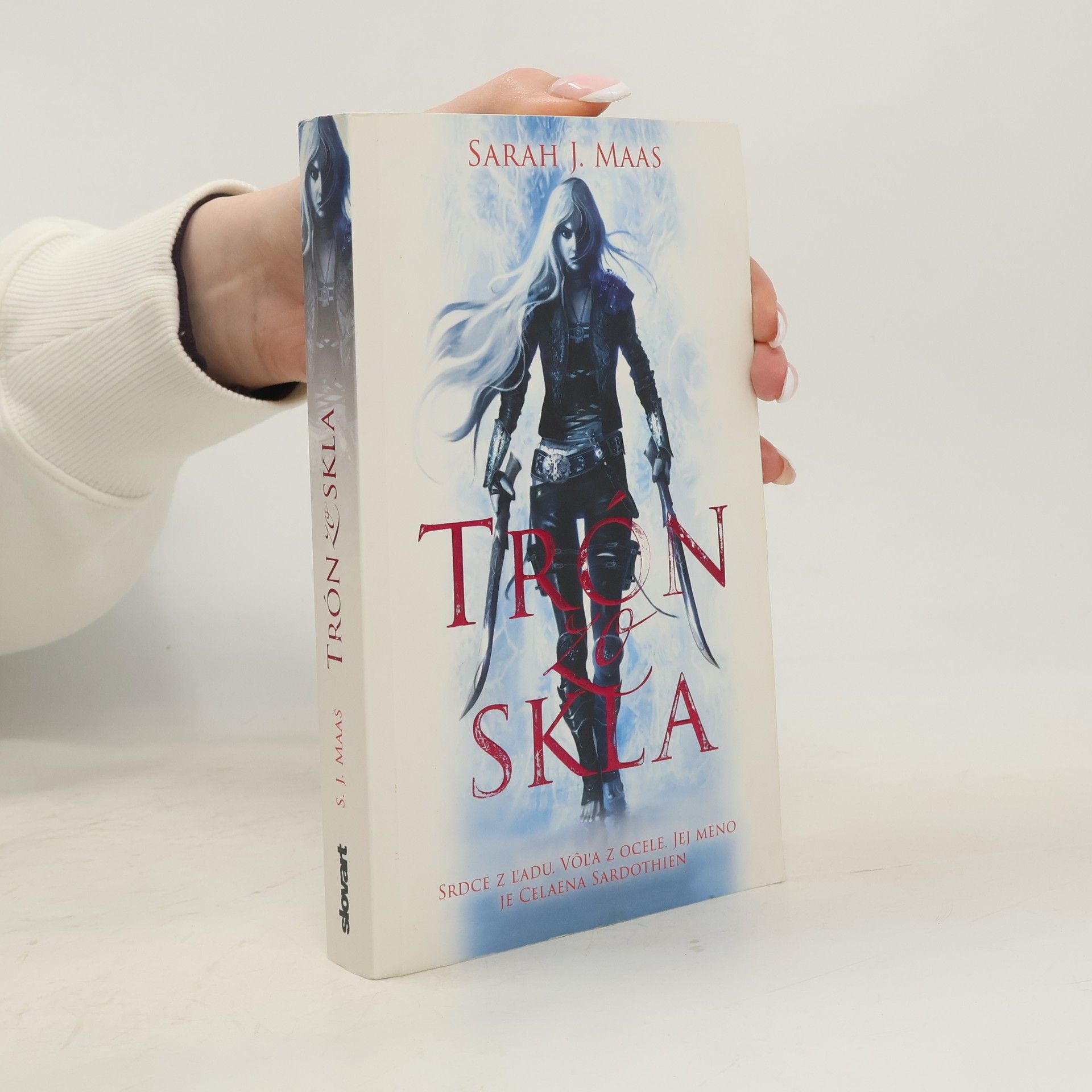 Sarah J. Maasová Trón zo skla