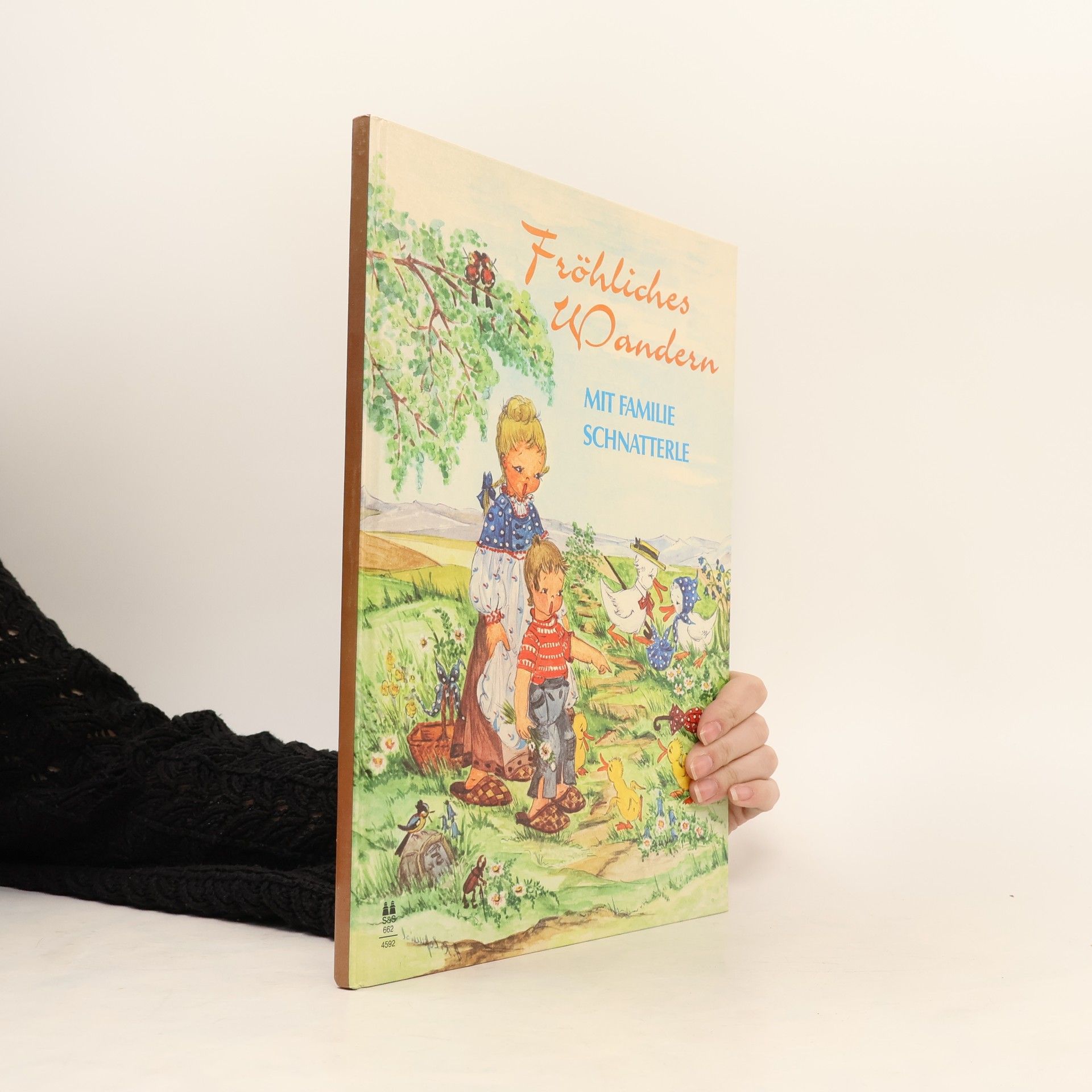 Fröhliches Wandern mit Familie Schnatterle