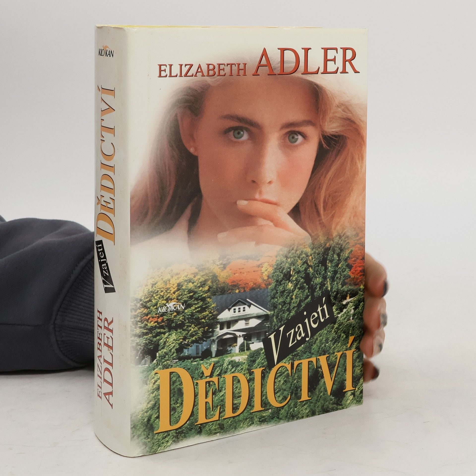 Elizabeth Adler V zajetí dědictví