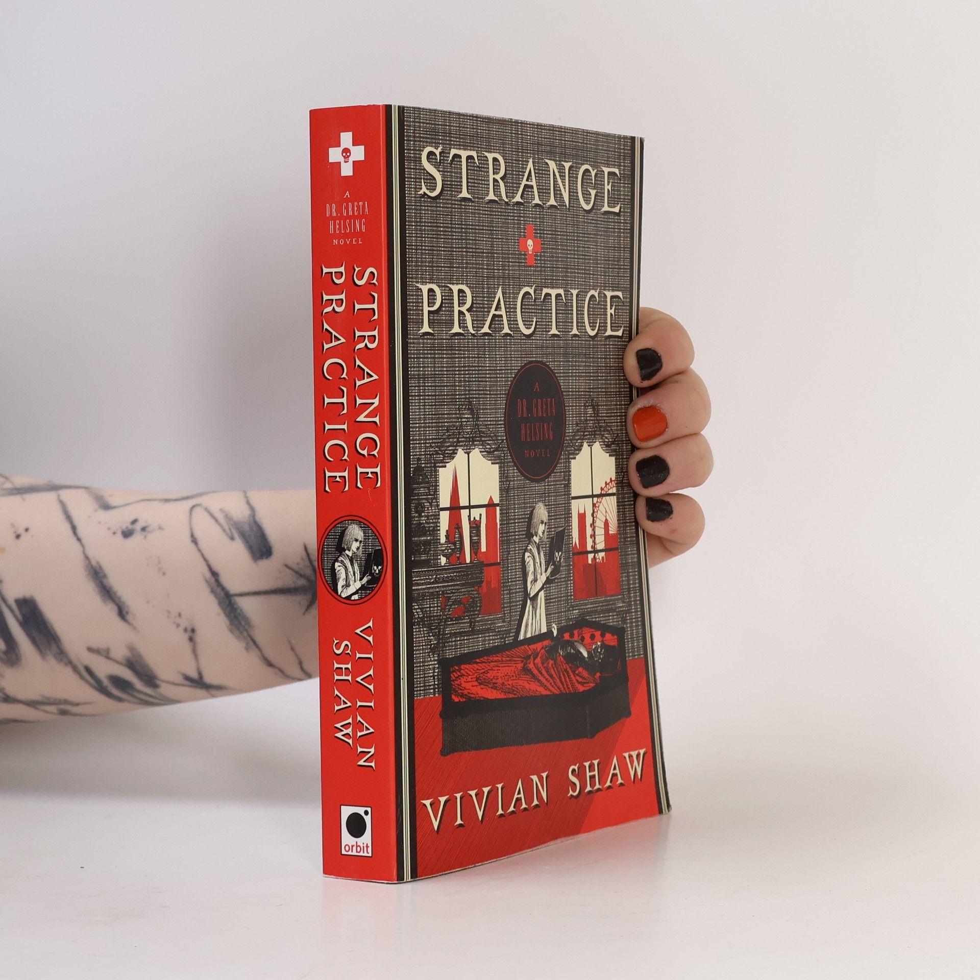 Vivian Shaw Strange Practice
