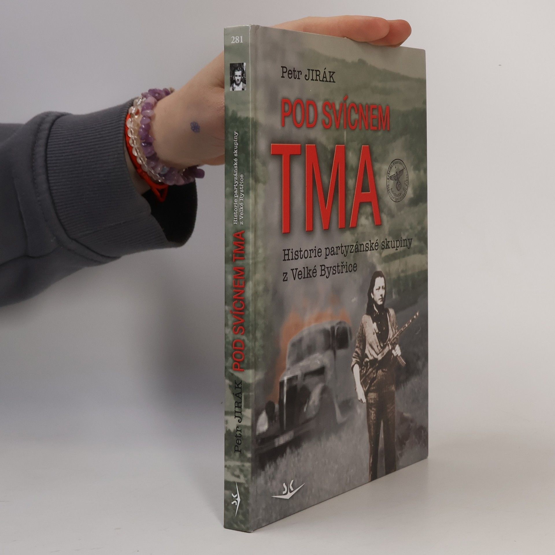 Petr Jirák Pod svícnem tma