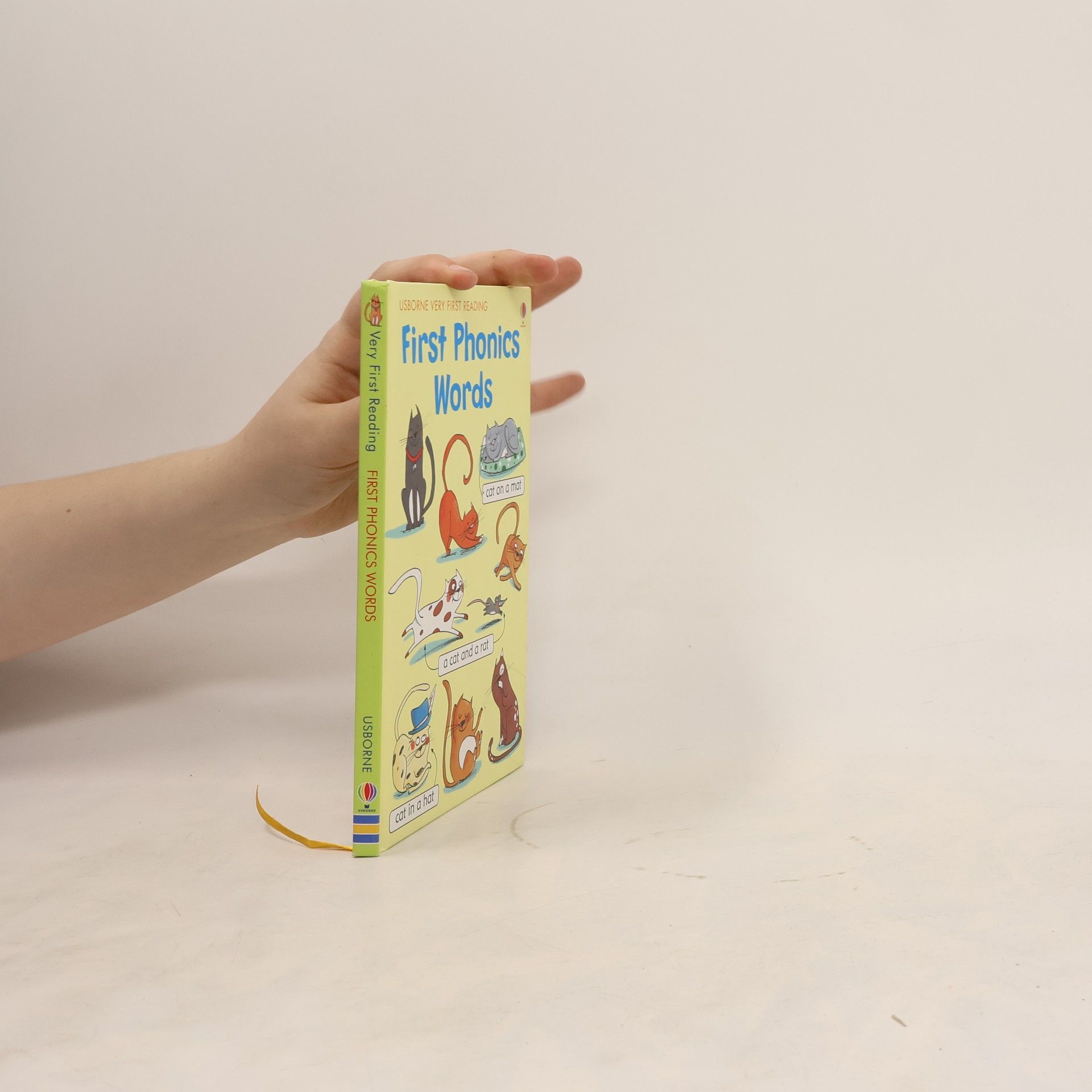 Mairi Mackinnon First phonics words