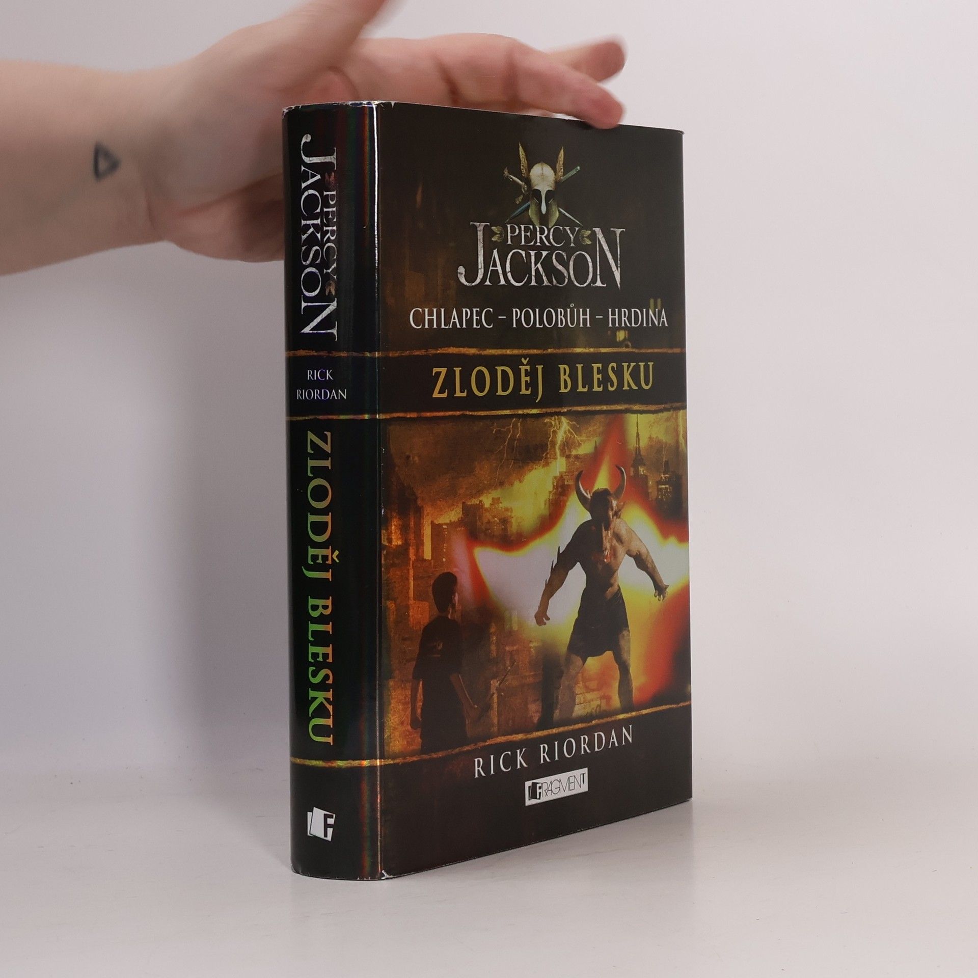 Rick Riordan Percy Jackson. Zloděj blesku