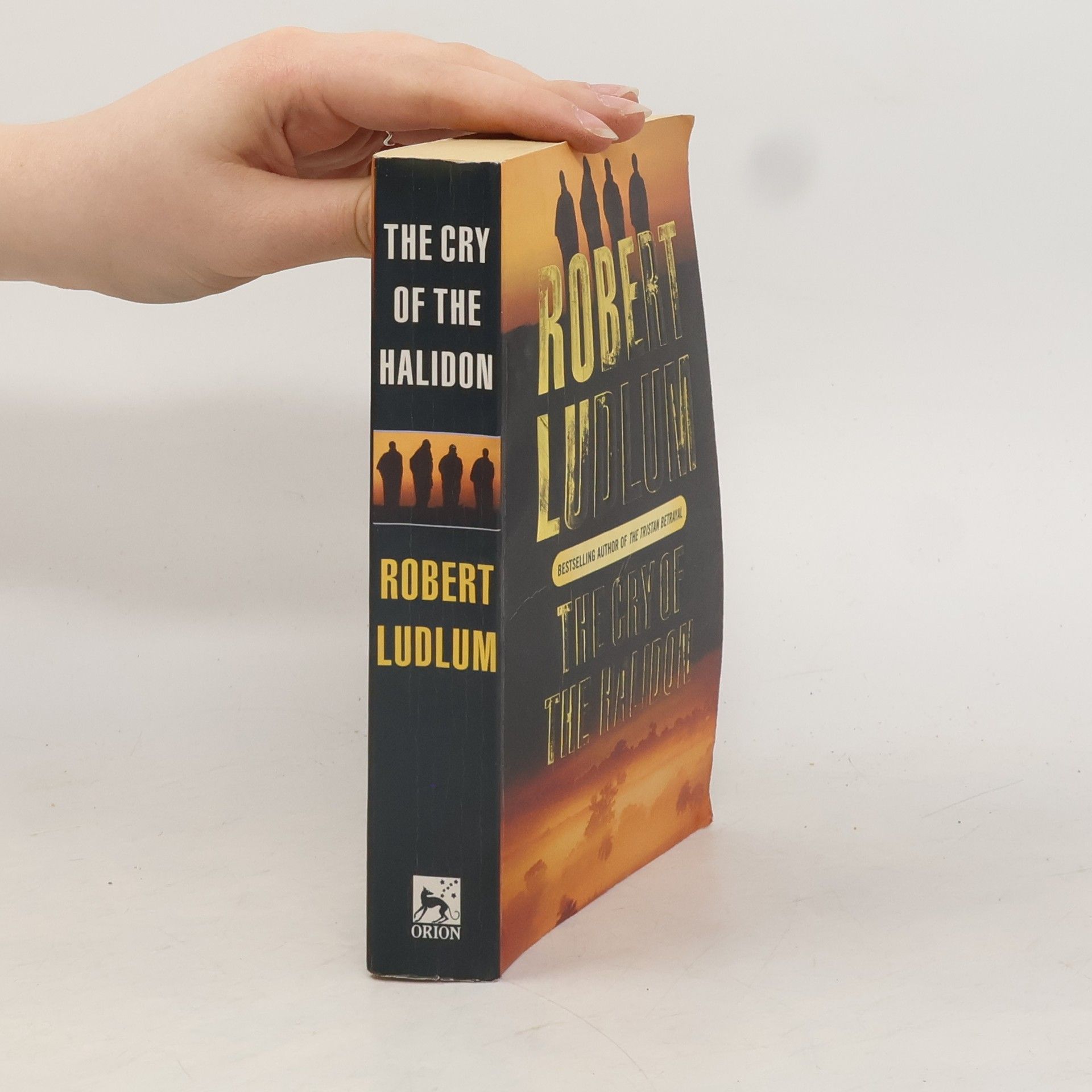 Robert Ludlum The Cry of the Halidon