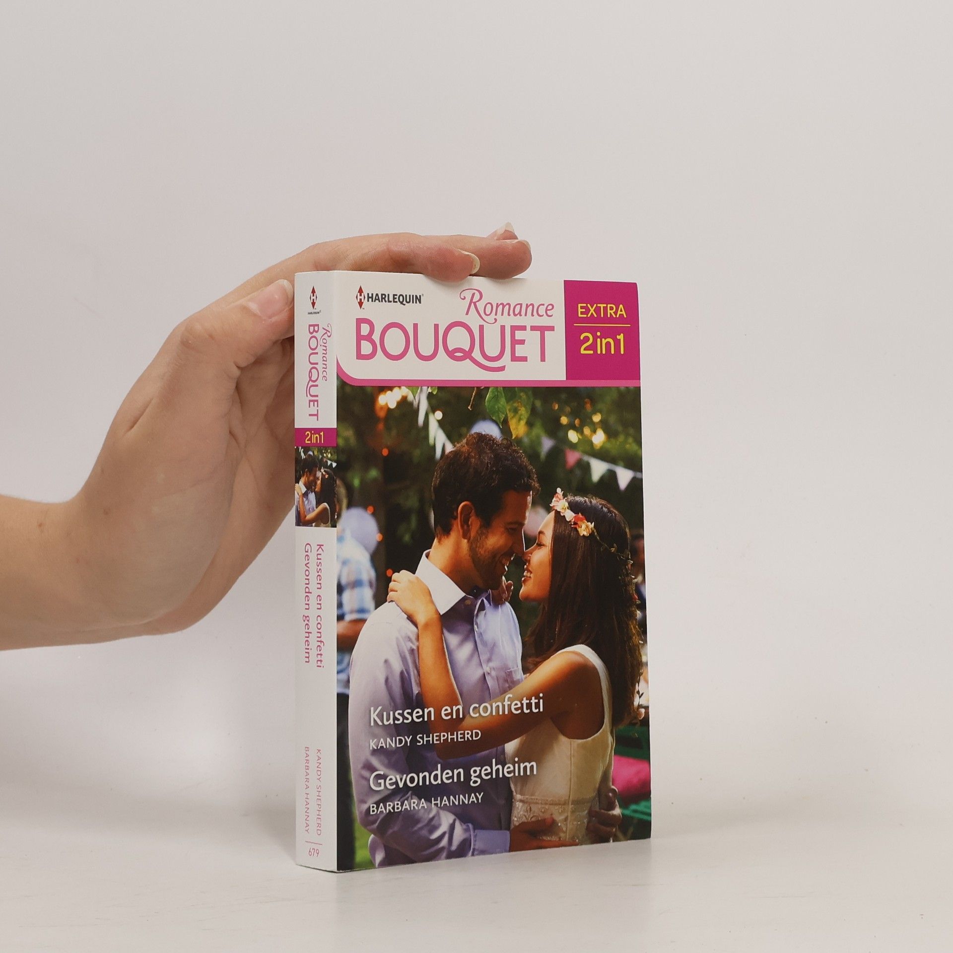 Romance Bouquet - 679: Kussen en confetti