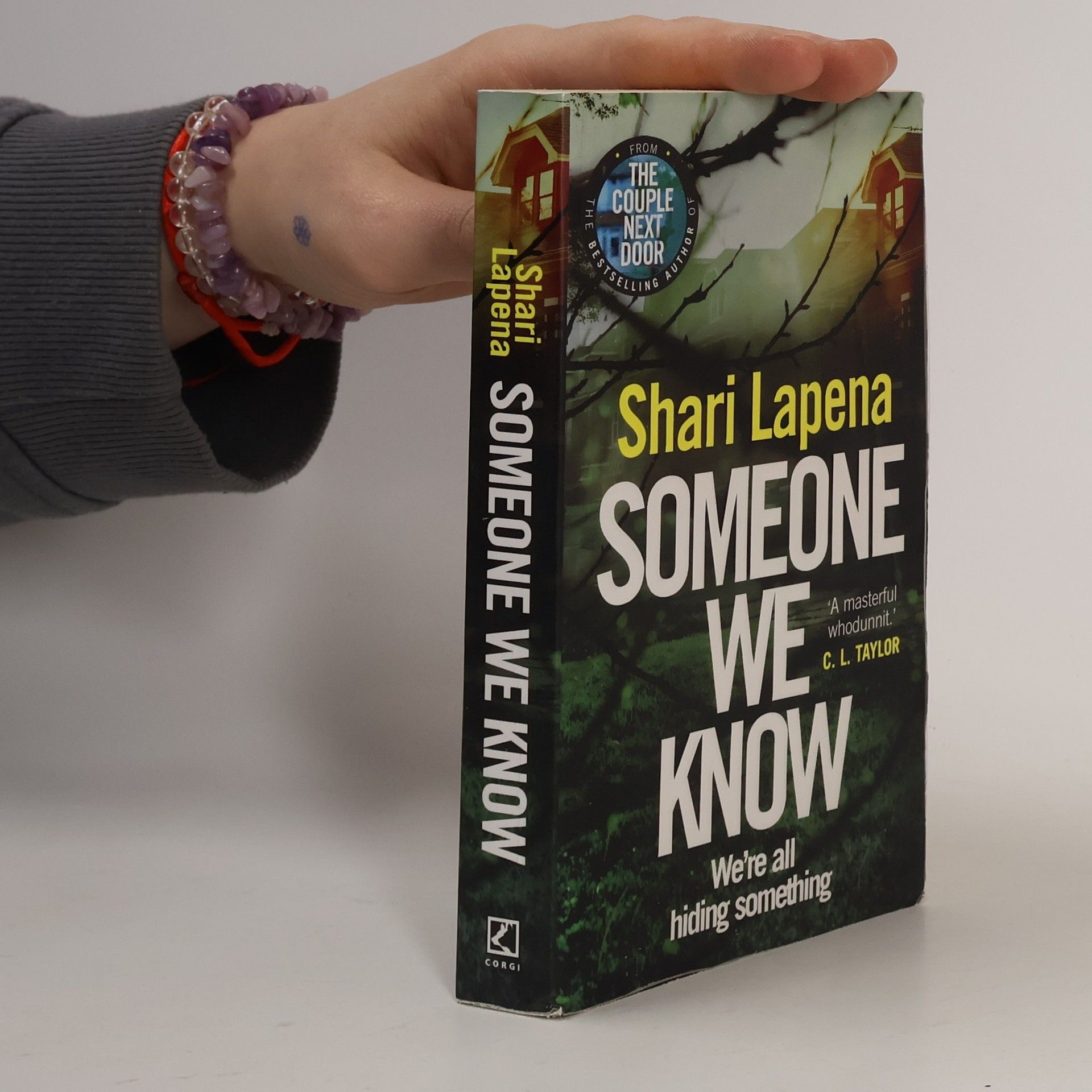 Shari Lapena Someone we know