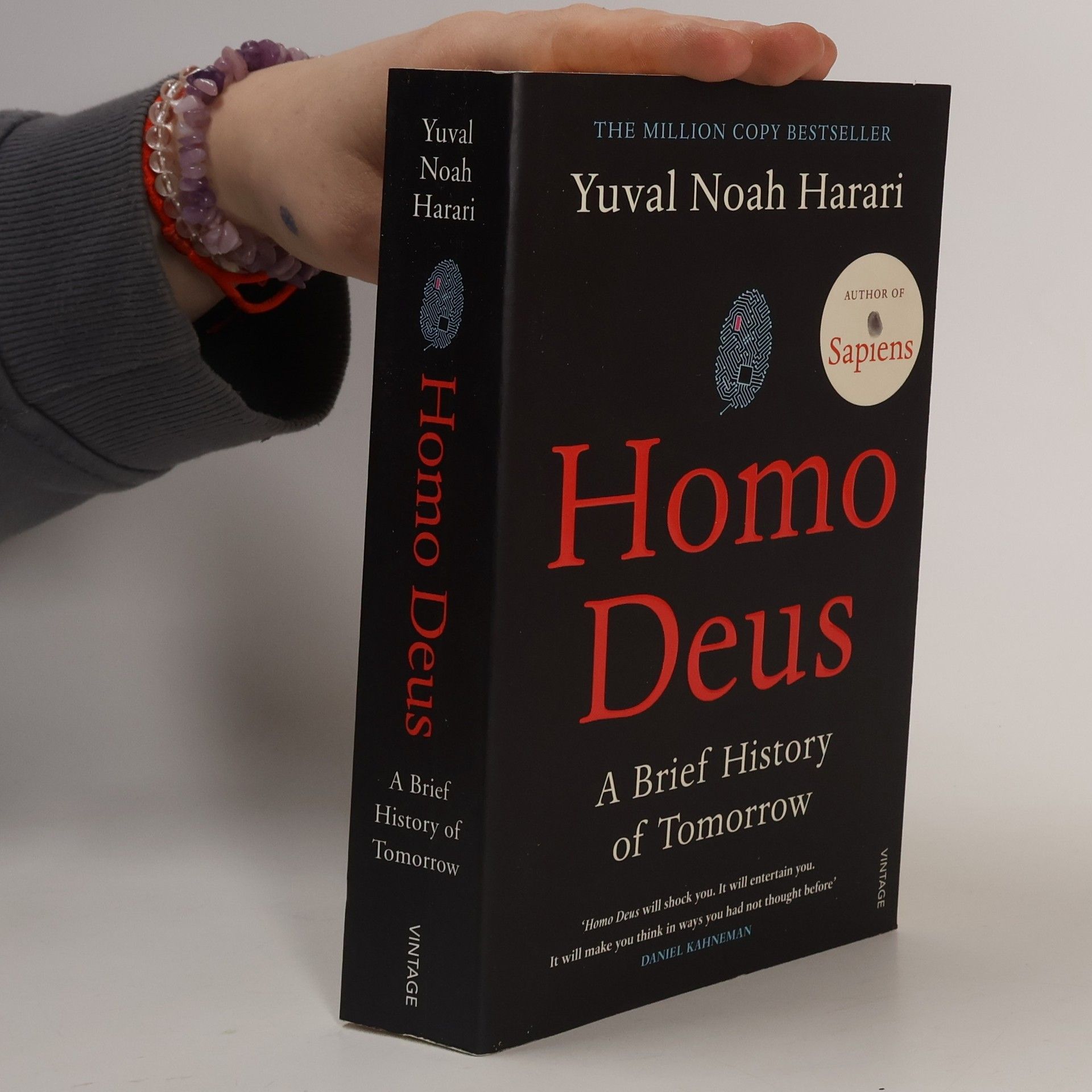 Yuval Noah Harari Homo Deus. A Brief History of Tomorrow