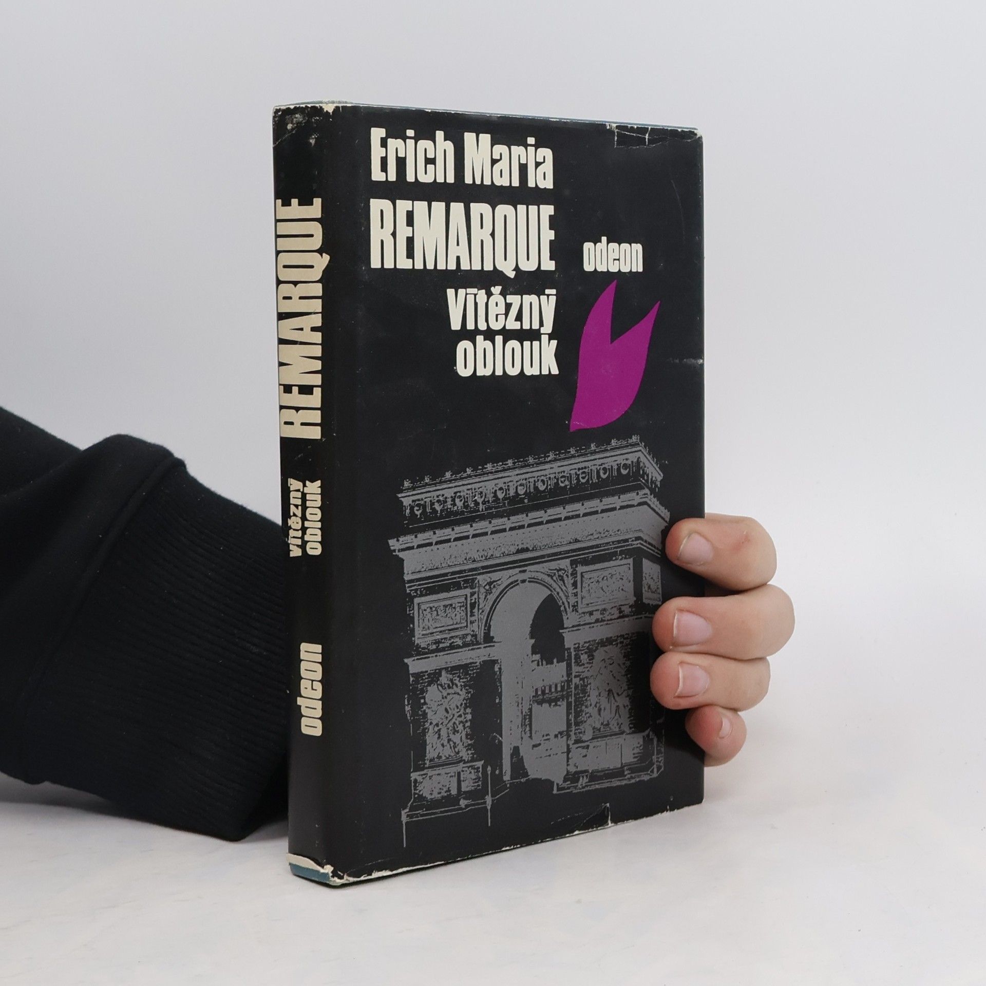 Erich Maria Remarque Vítězný oblouk