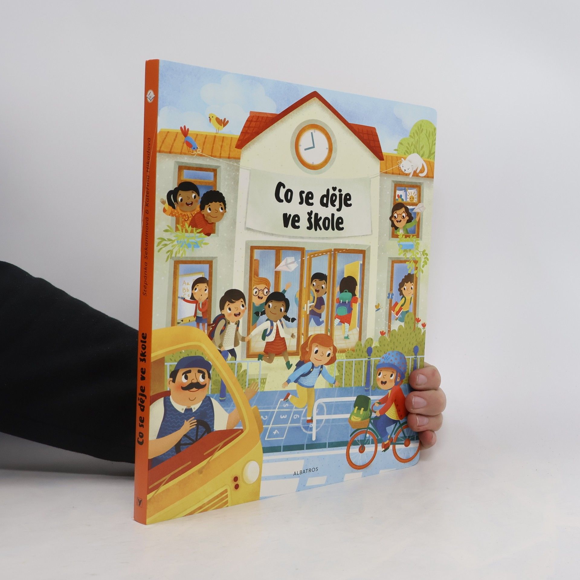 Štěpánka Sekaninová Co se děje ve škole