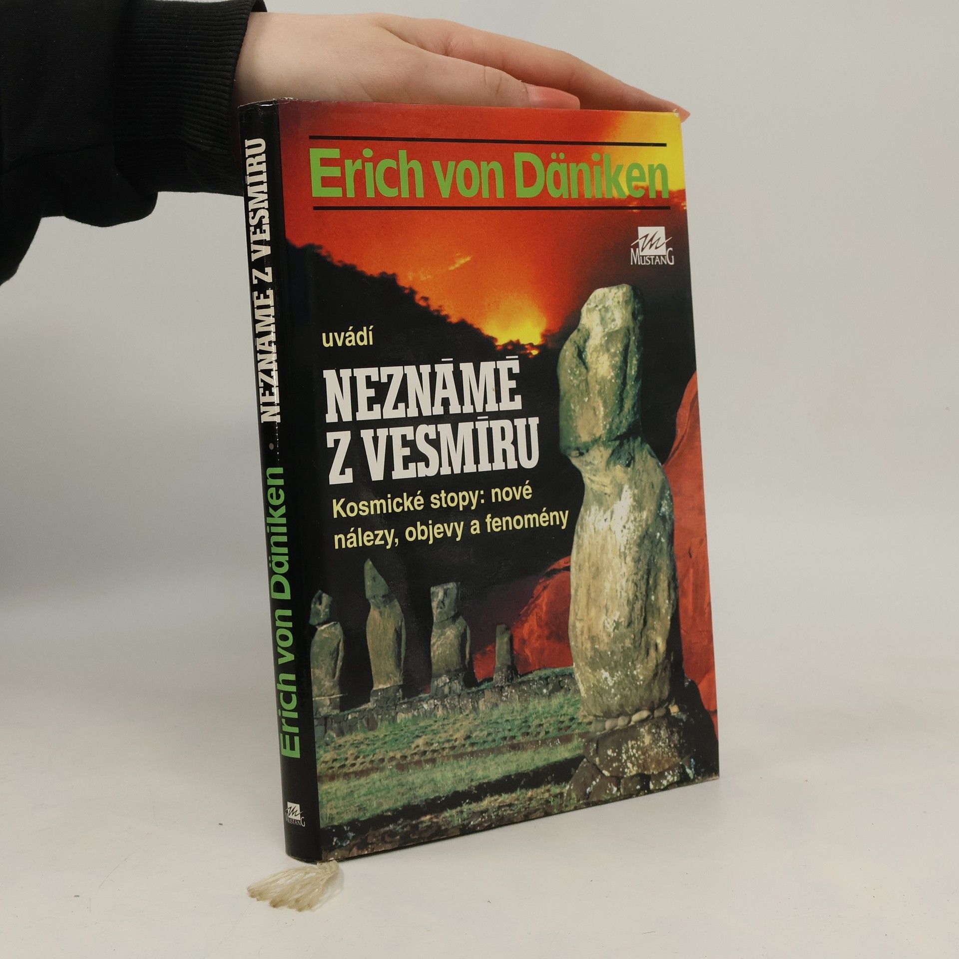 Erich von Däniken Neznámé z vesmíru