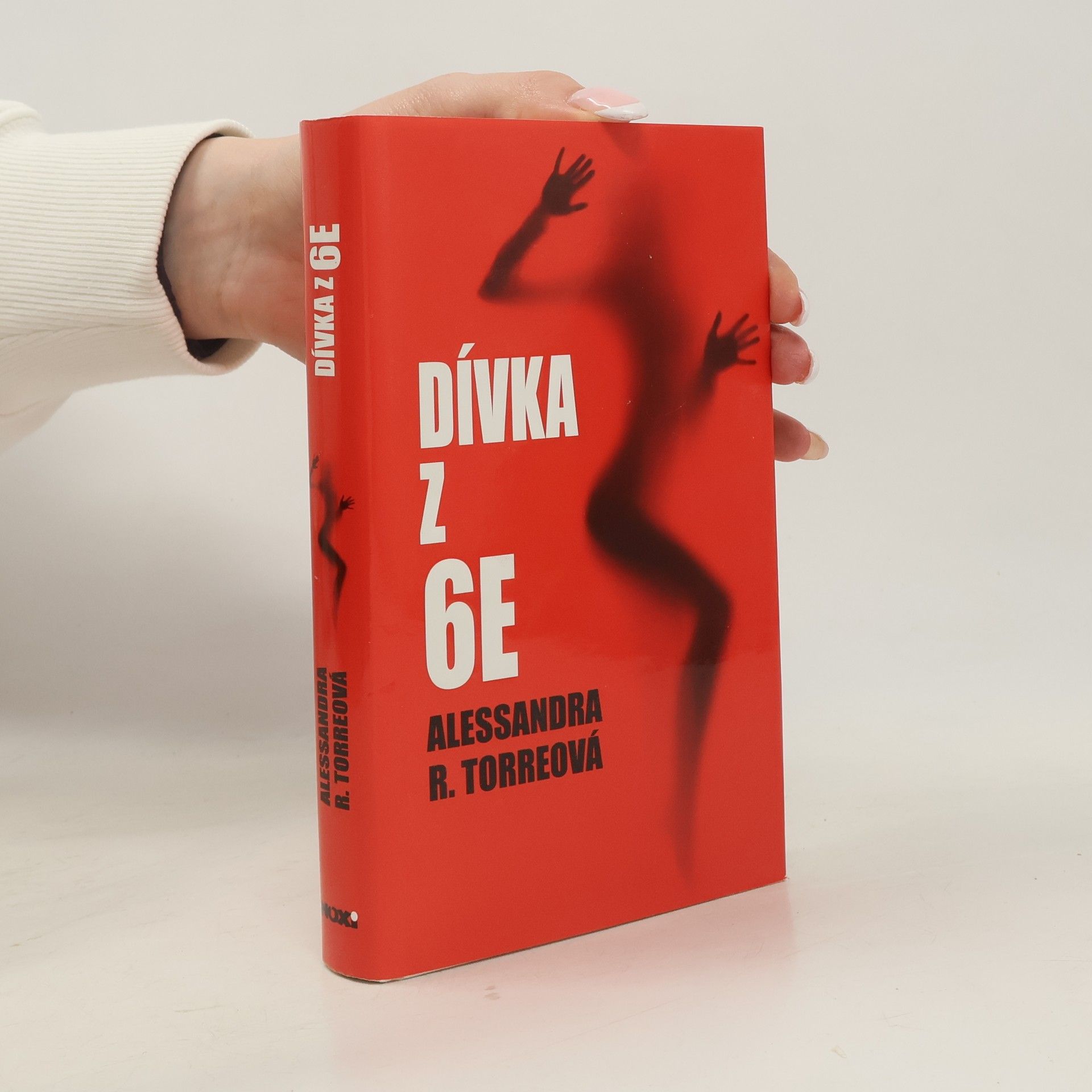 Alessandra Torre Dívka z 6E