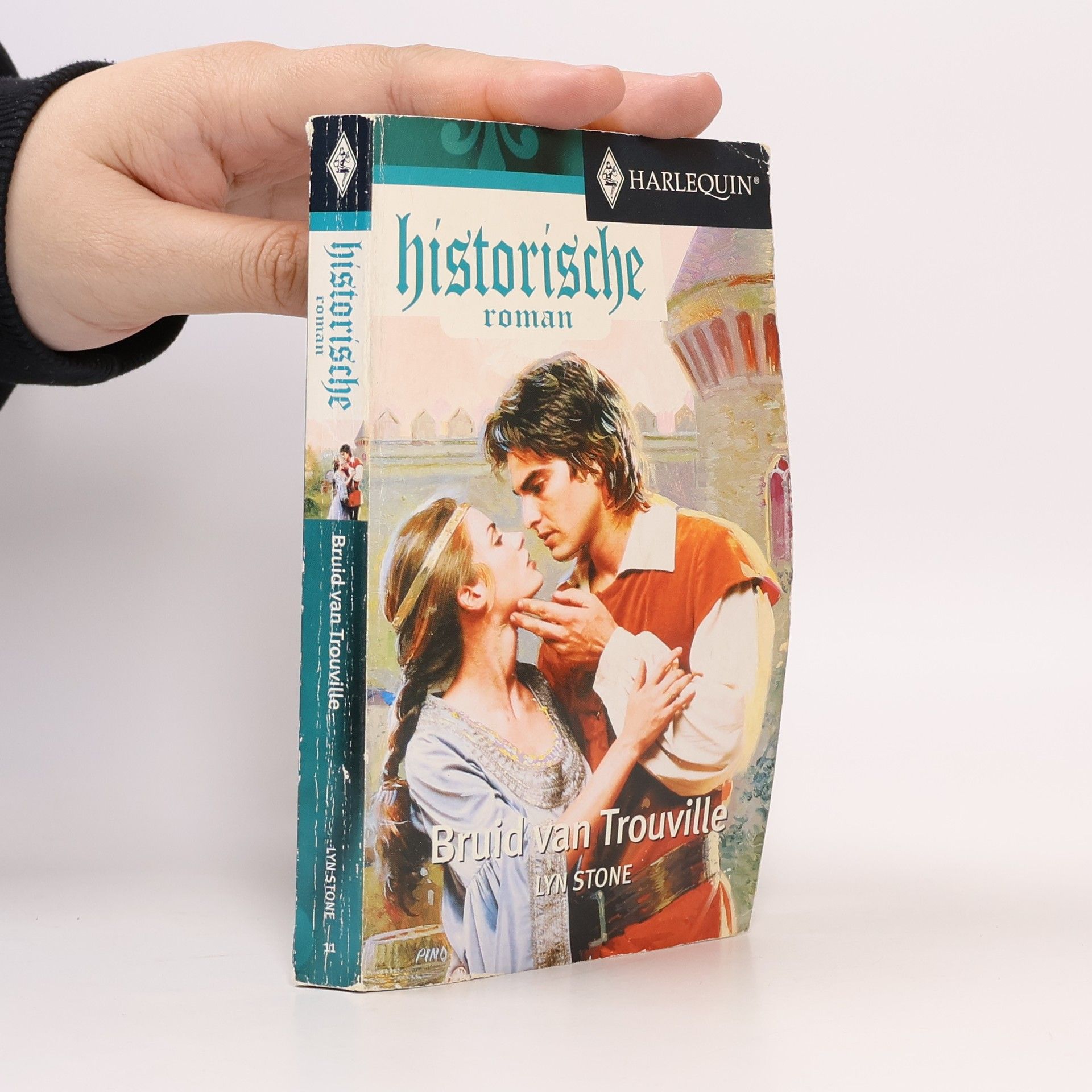 Lynda Stone Bruid van Trouville