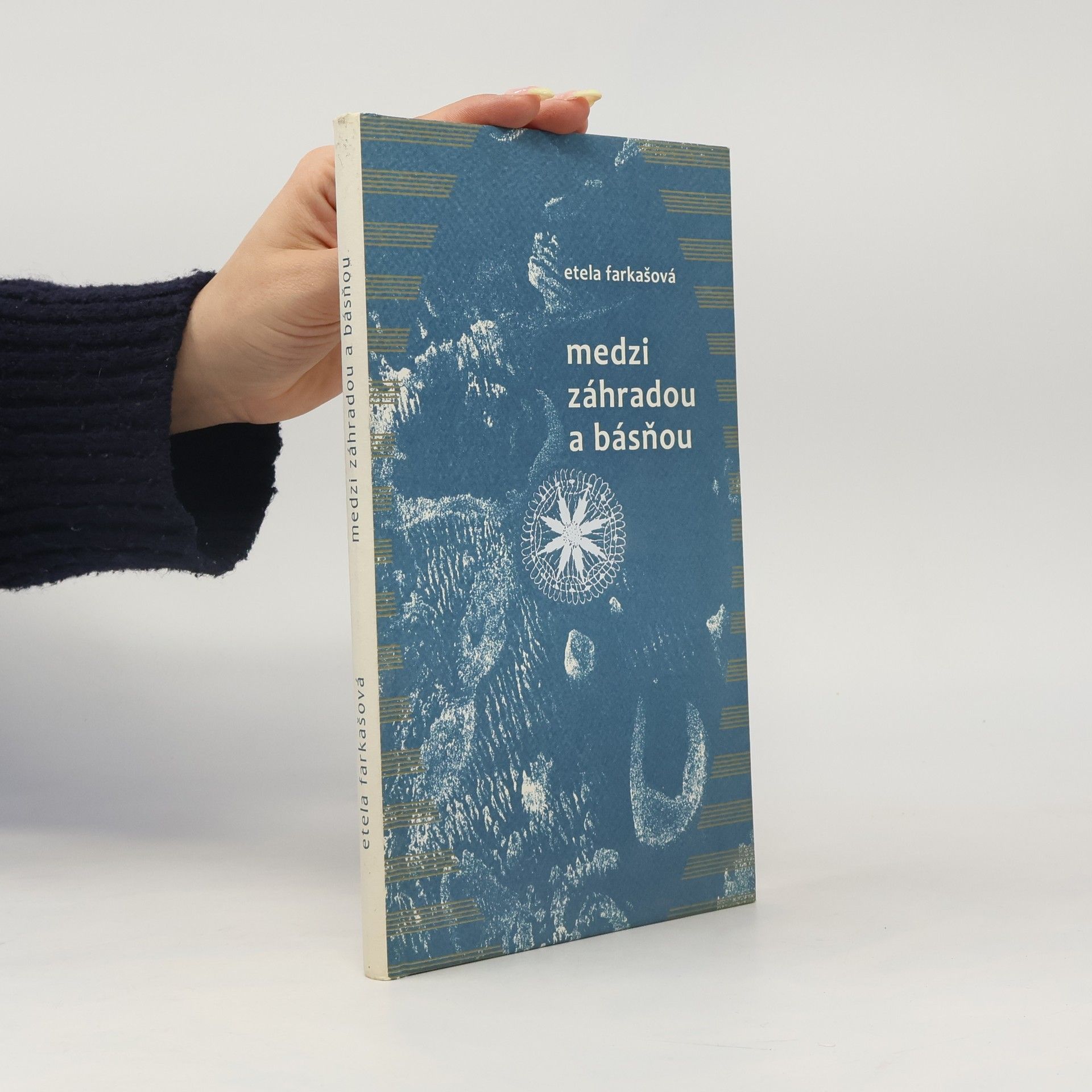 Květa Fulierová Medzi záhradou a básňou