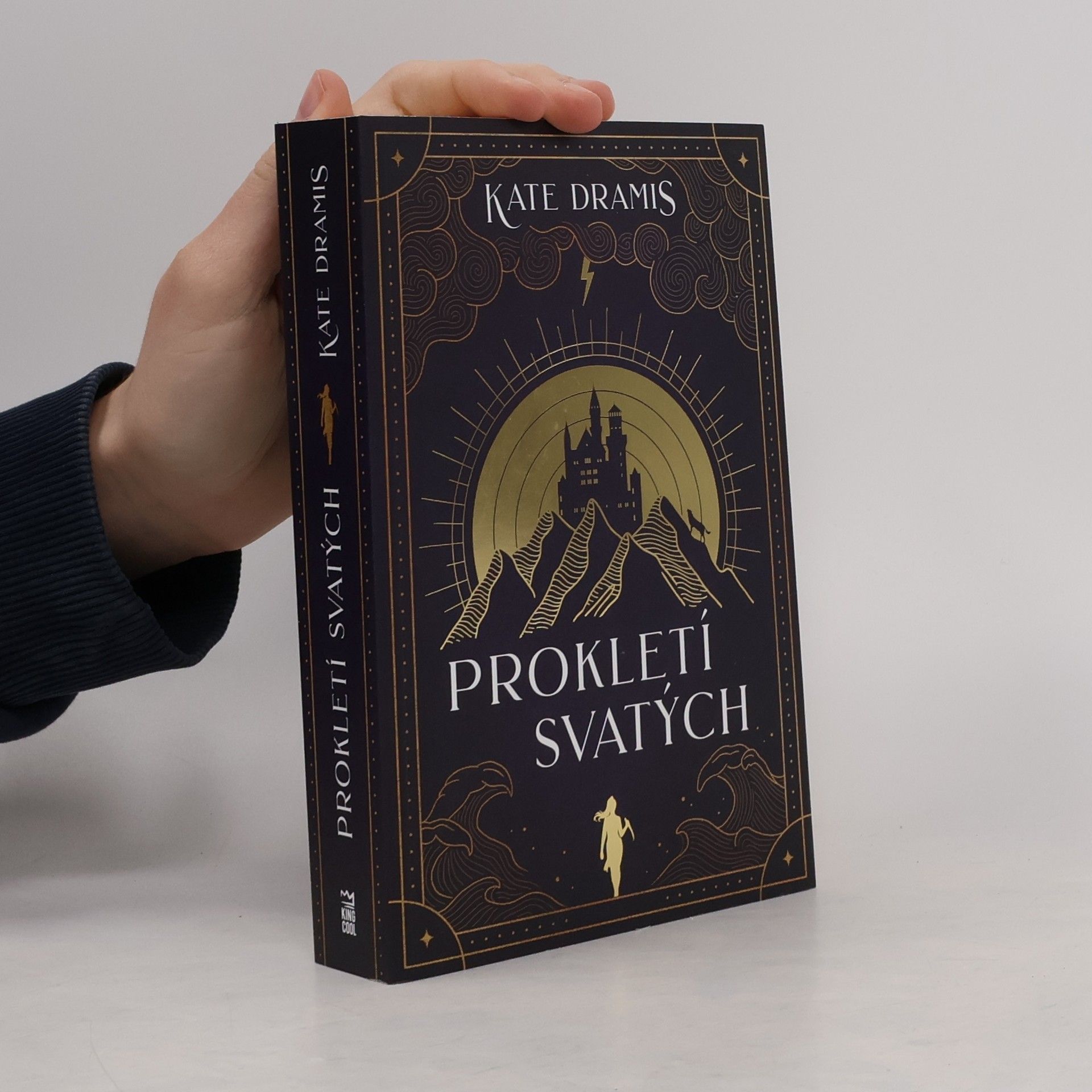 Kate Dramis Prokletí svatých