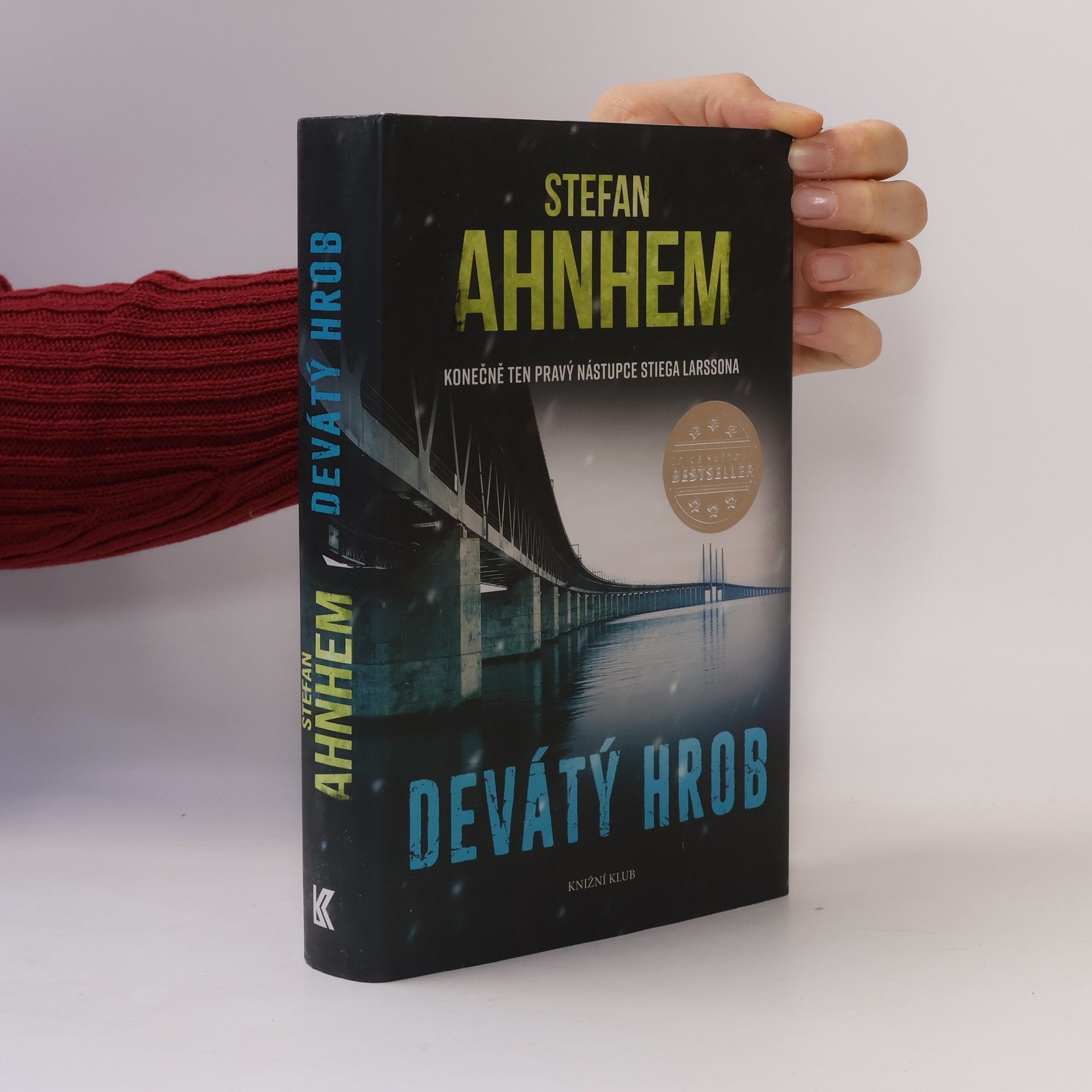 Stefan Ahnhem Devátý hrob