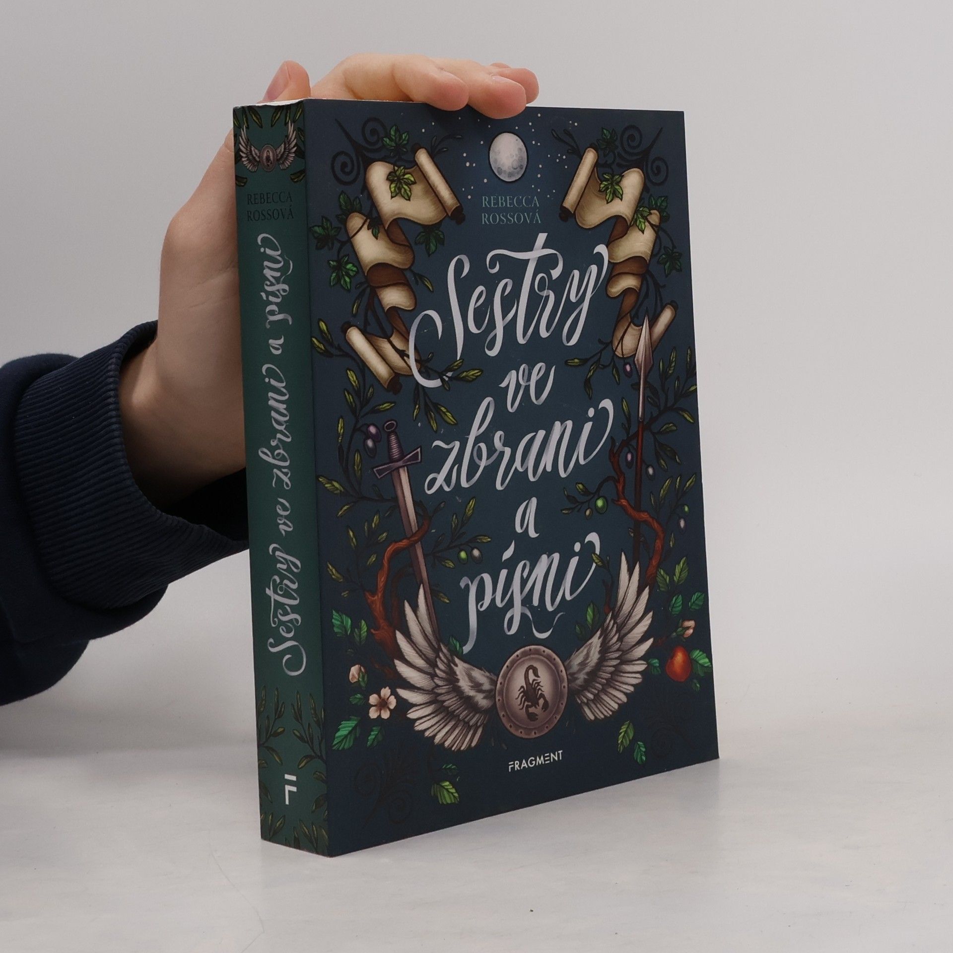 Rebecca Ross Sestry ve zbrani a písni