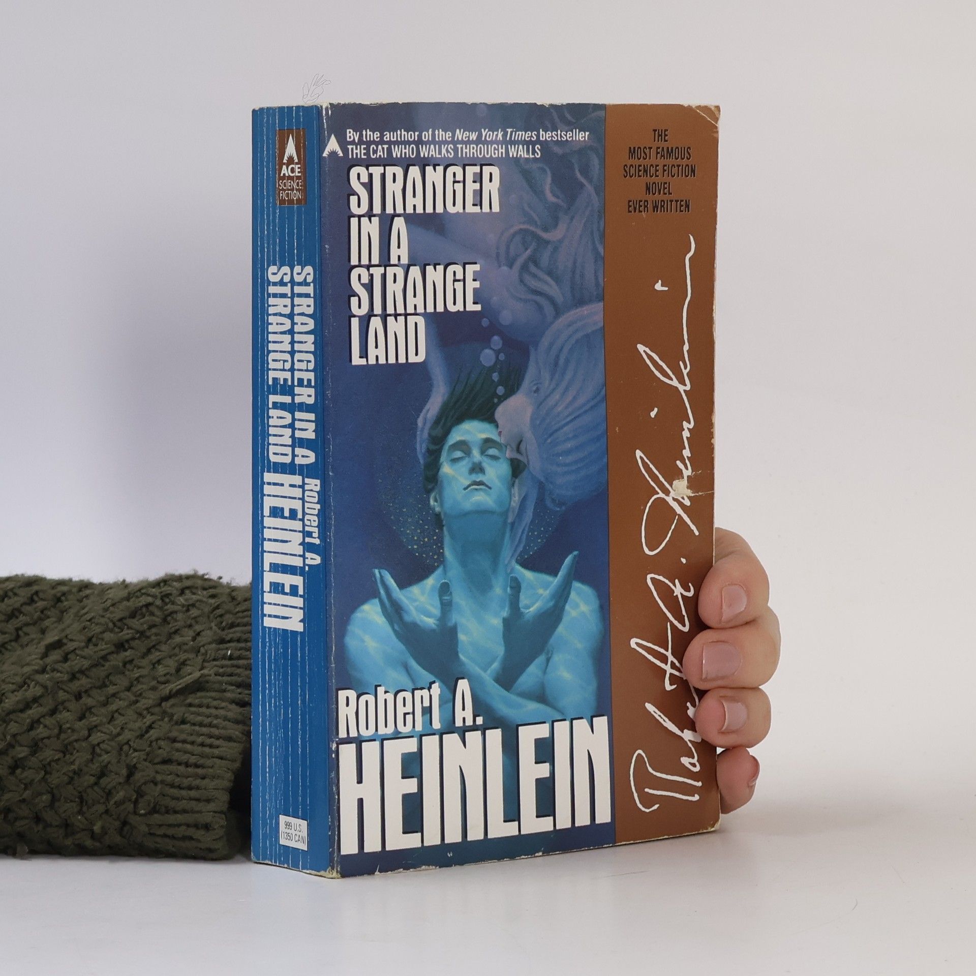 Robert A. Heinlein Stranger in a strange land