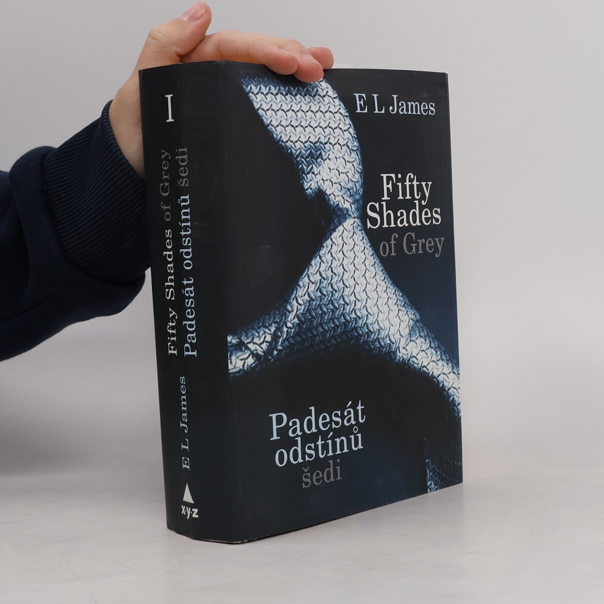 E. L. James Padesát odstínů šedi