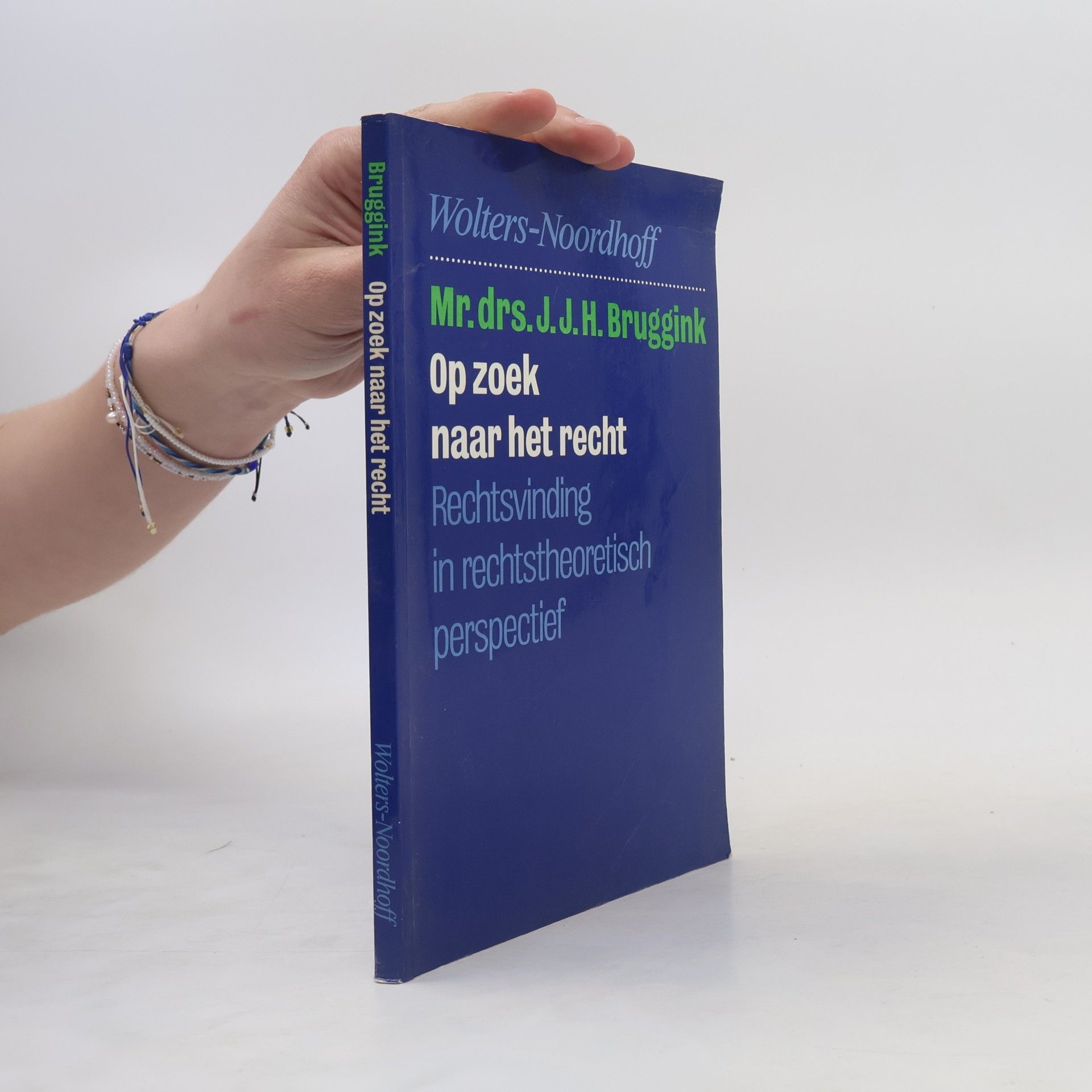 J.J.H. Bruggink Op zoek naar het recht