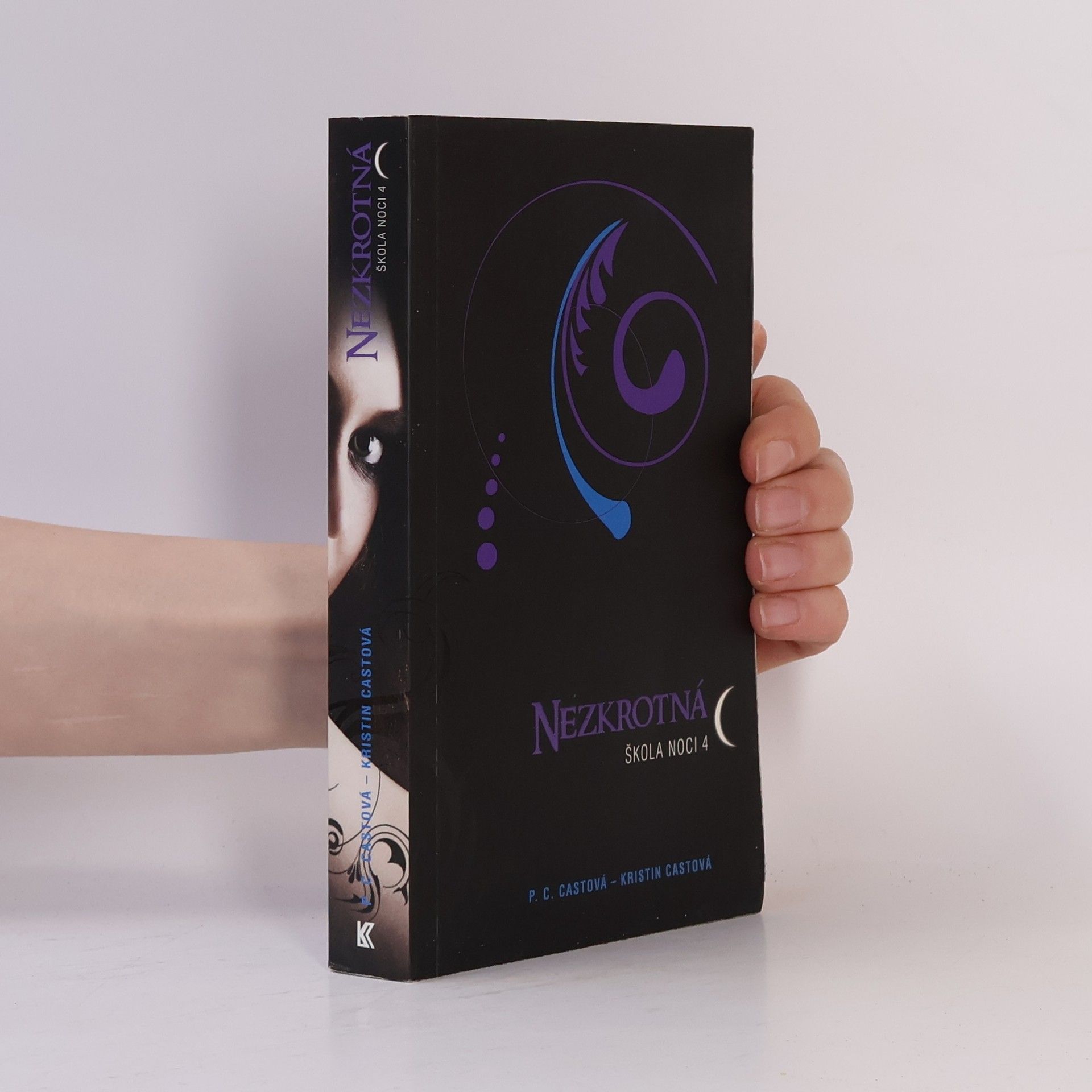 Phyllis Christine Cast Škola noci 4. Nezkrotná