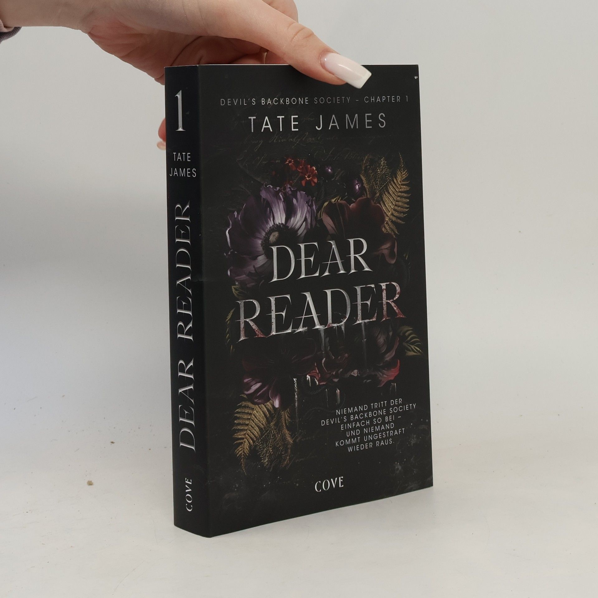 Tate James Devil's Backbone Society - 1: Dear Reader