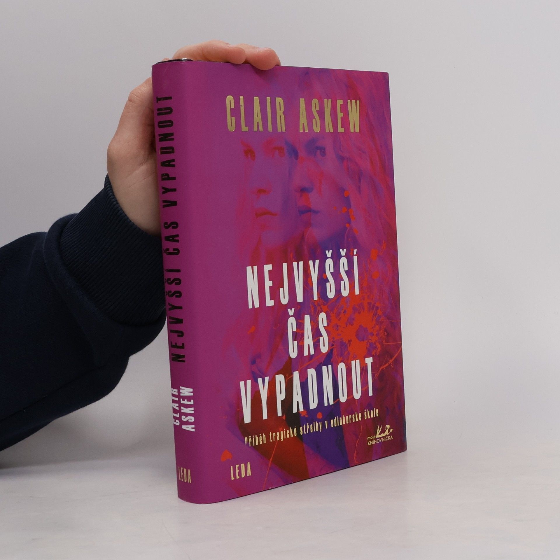 Claire Askew Nejvyšší čas vypadnout
