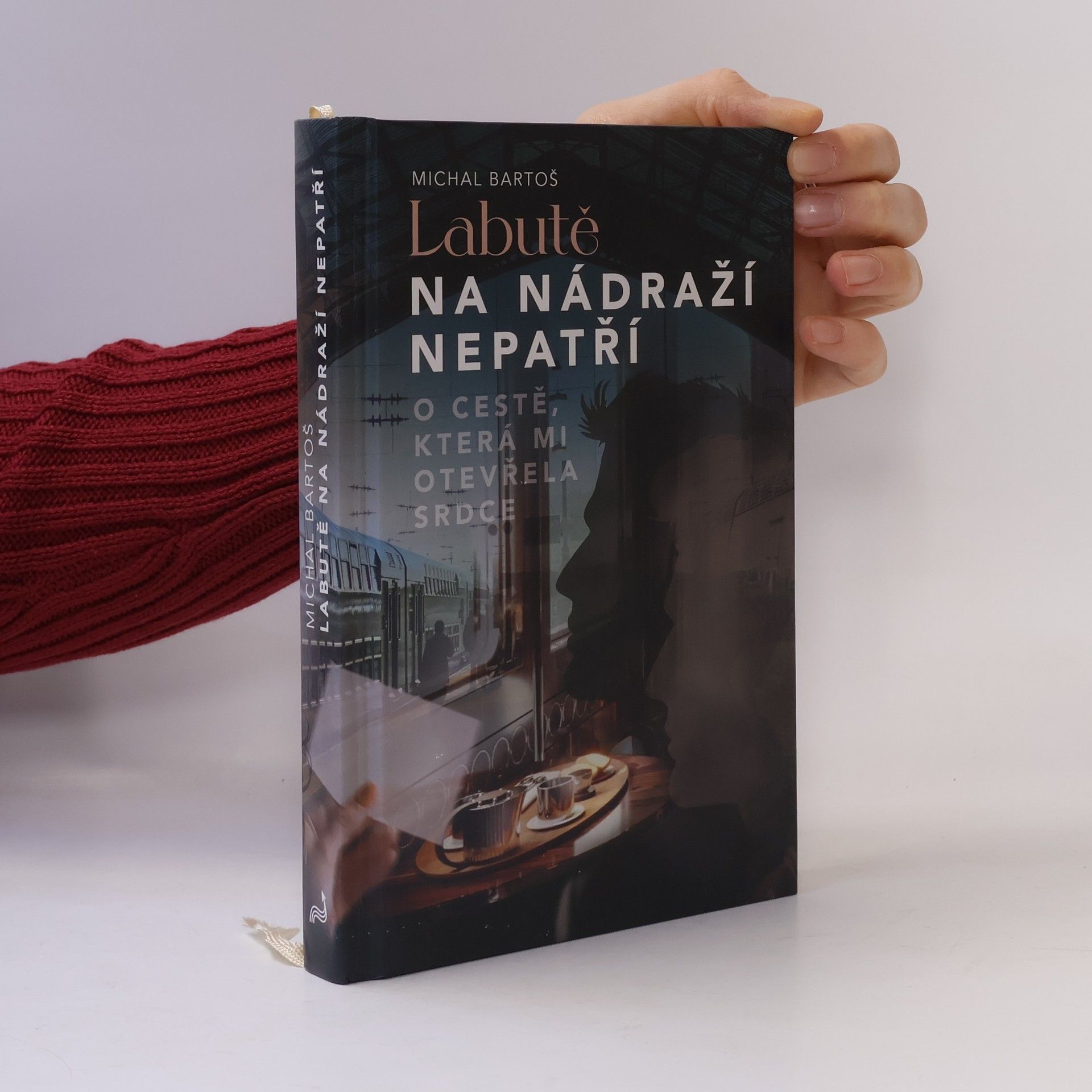 Michal Bartoš Labutě na nádraží nepatří